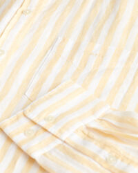 Chemise coupe d&eacute;contract&eacute;e en lin &agrave; rayures