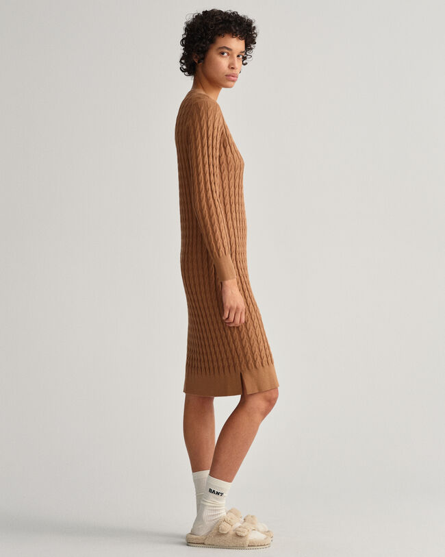 Robe &agrave; torsades prononc&eacute;es