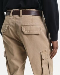 Pantalon cargo coupe regular en sergé de coton