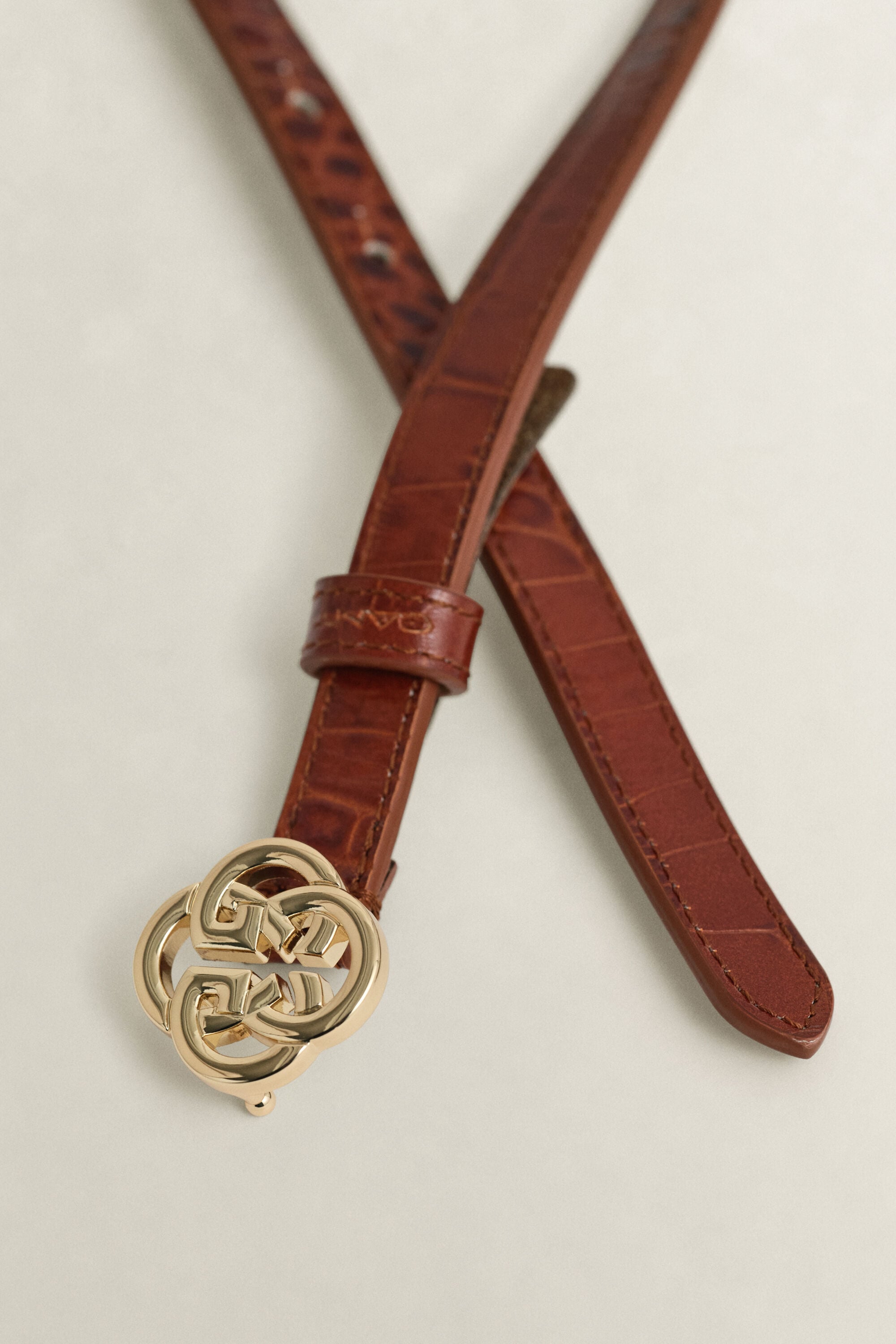 Ceinture imitation crocodile avec monogramme