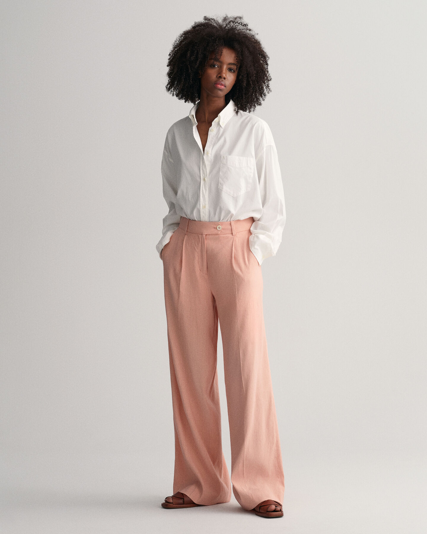 Pantalon en lin stretch &agrave; jambes larges