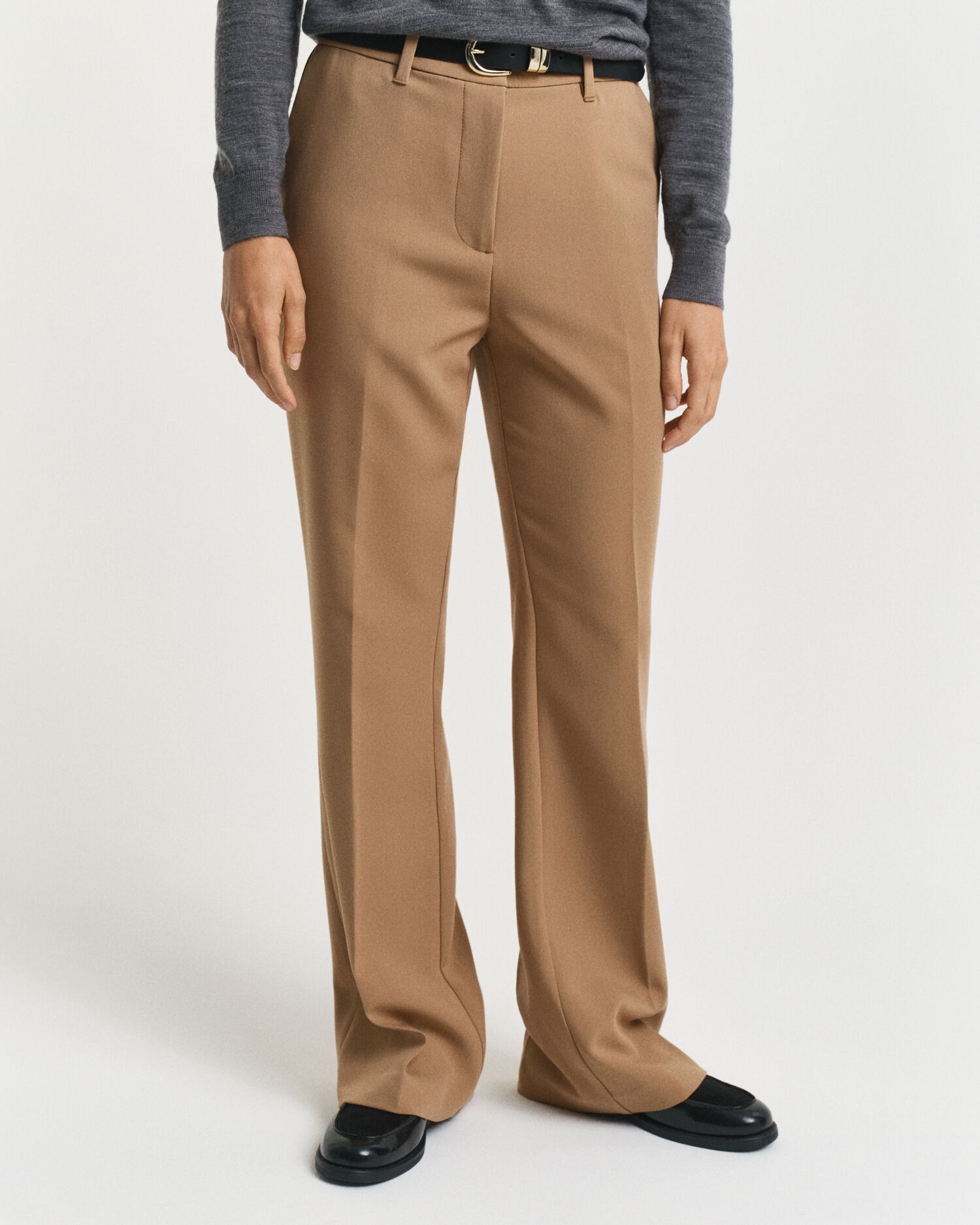 Pantalon coupe slim évasé