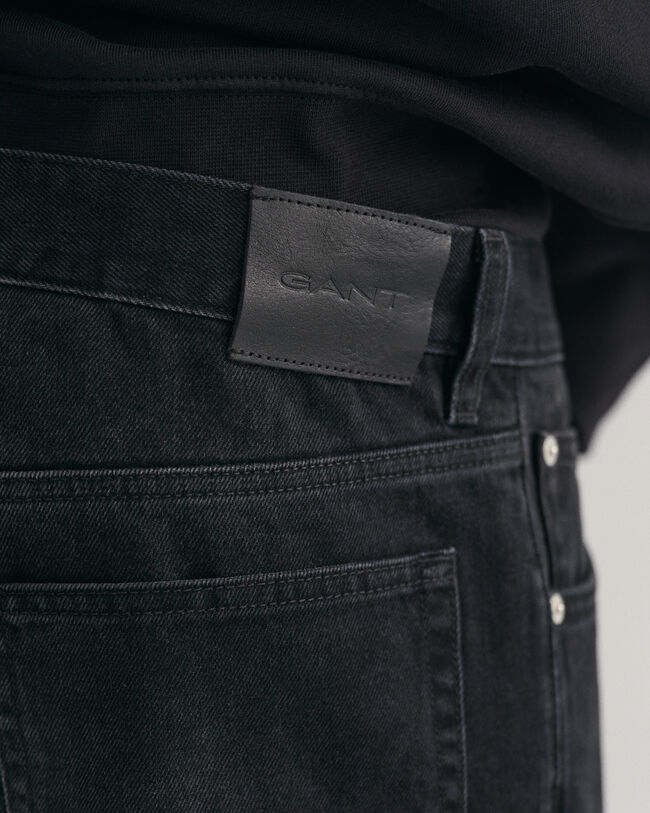 Jean relaxed fit ajust&eacute;