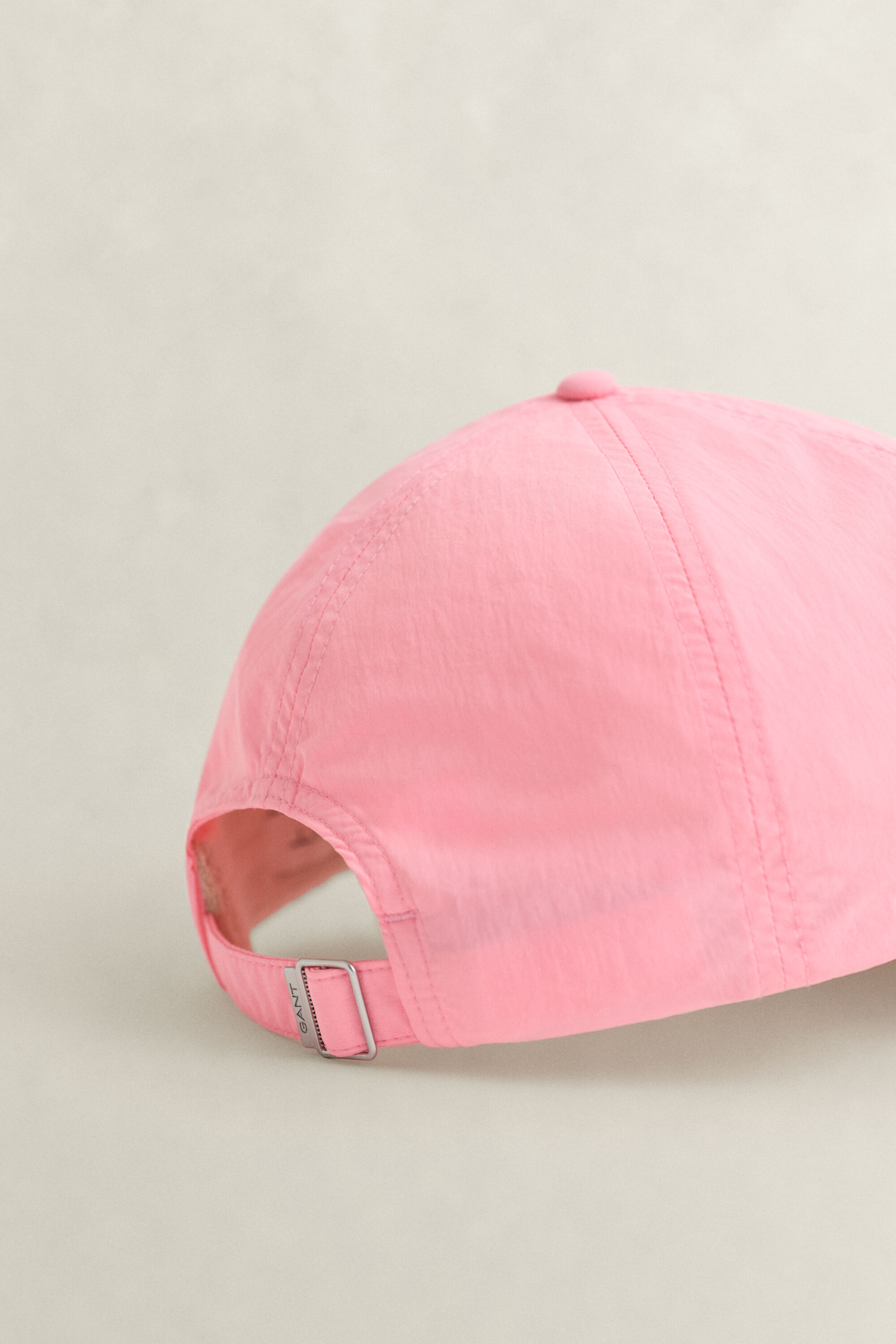 Casquette délavée effet froissé