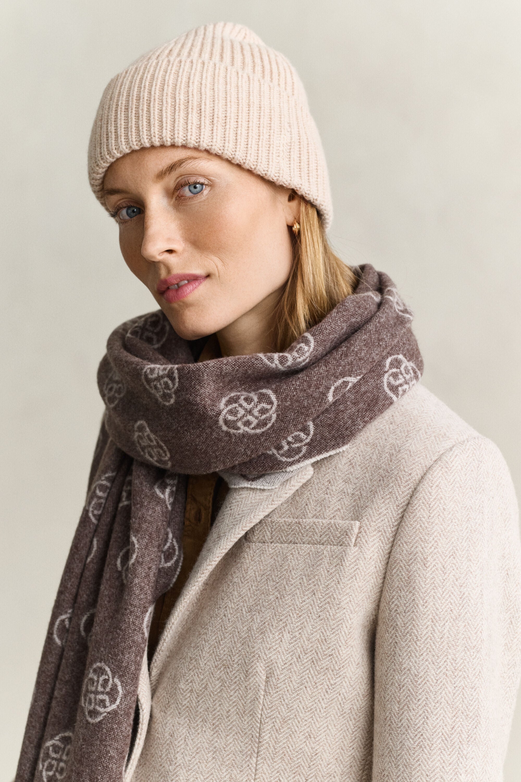 Bonnet en mélange de laine et cachemire côtelé