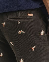 Pantalon coupe droite en velours côtelé brodé