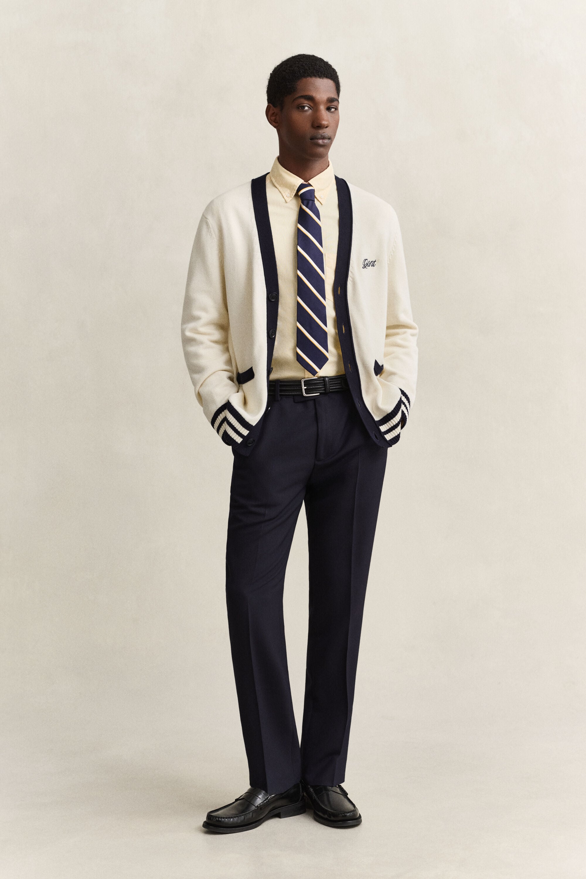 Cardigan boutonné avec col V