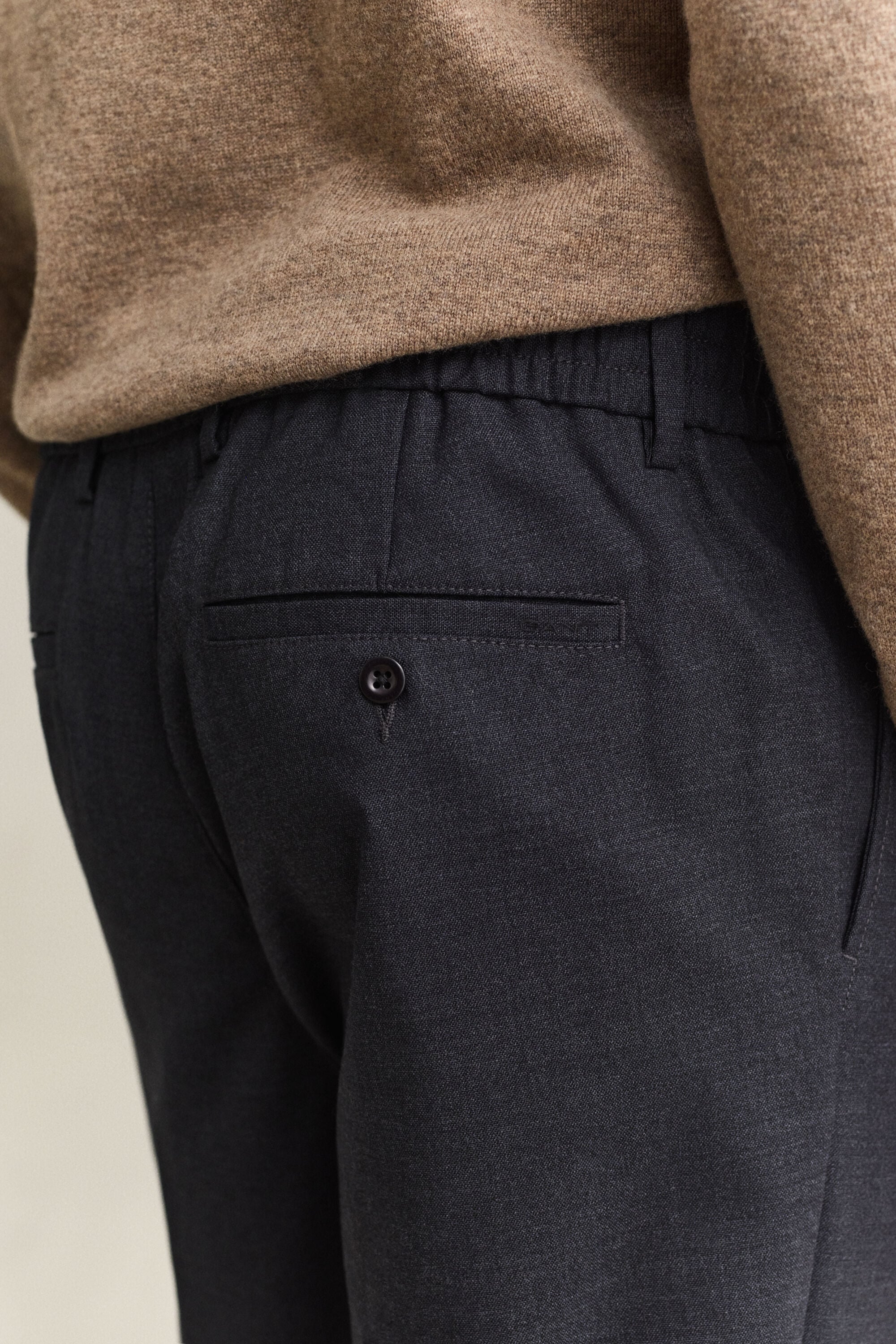 Pantalon coupe fuselée en laine