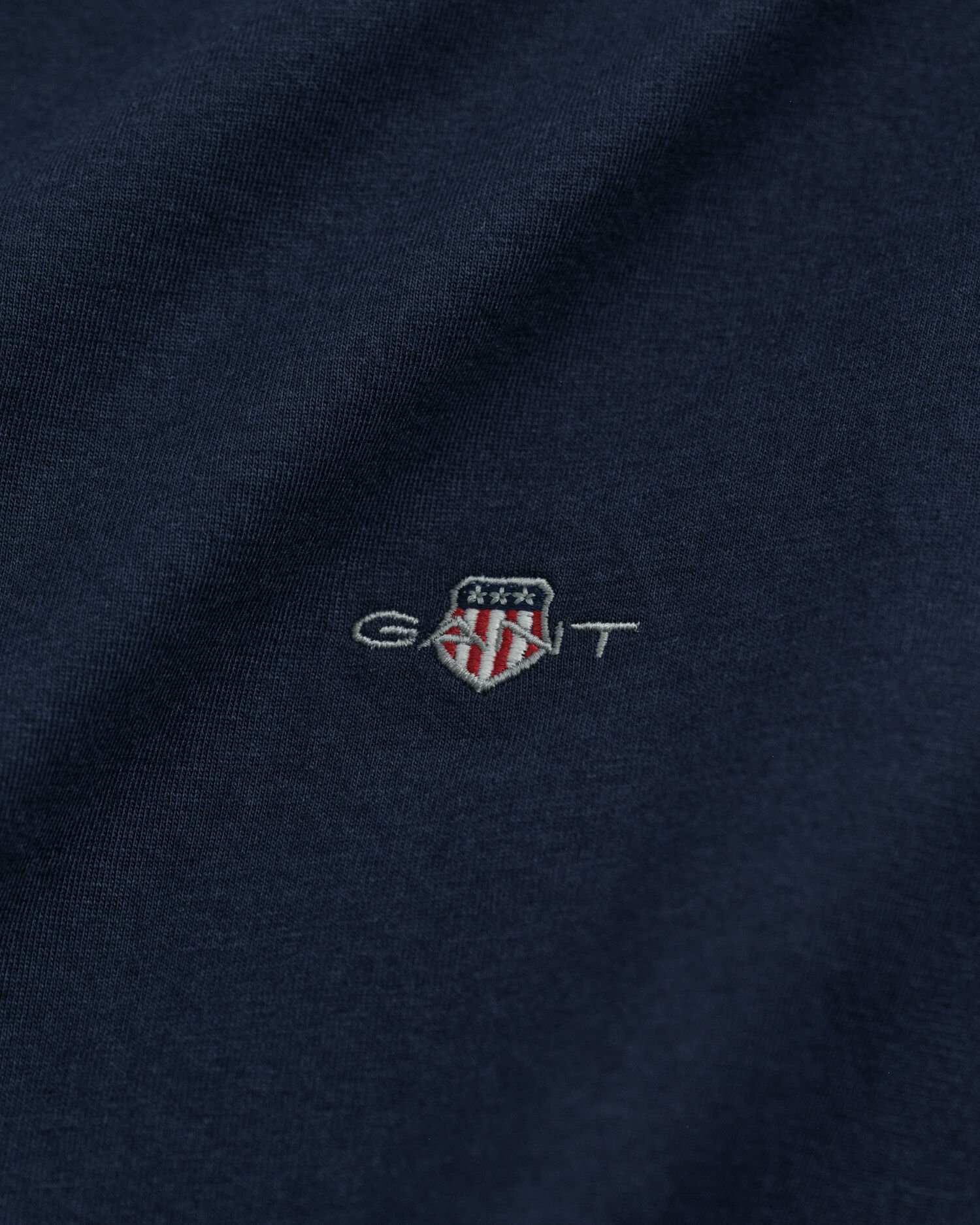 T-shirt col V coupe slim Shield