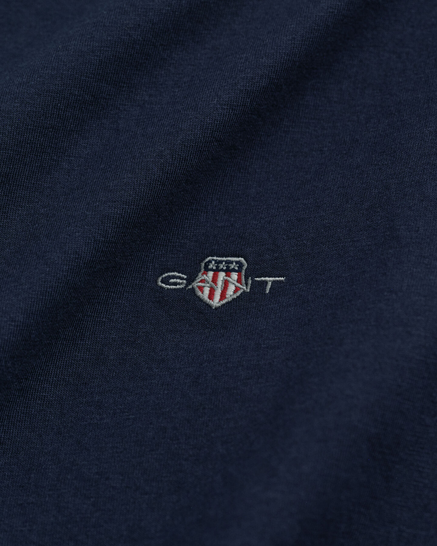 T-shirt col V coupe slim Shield