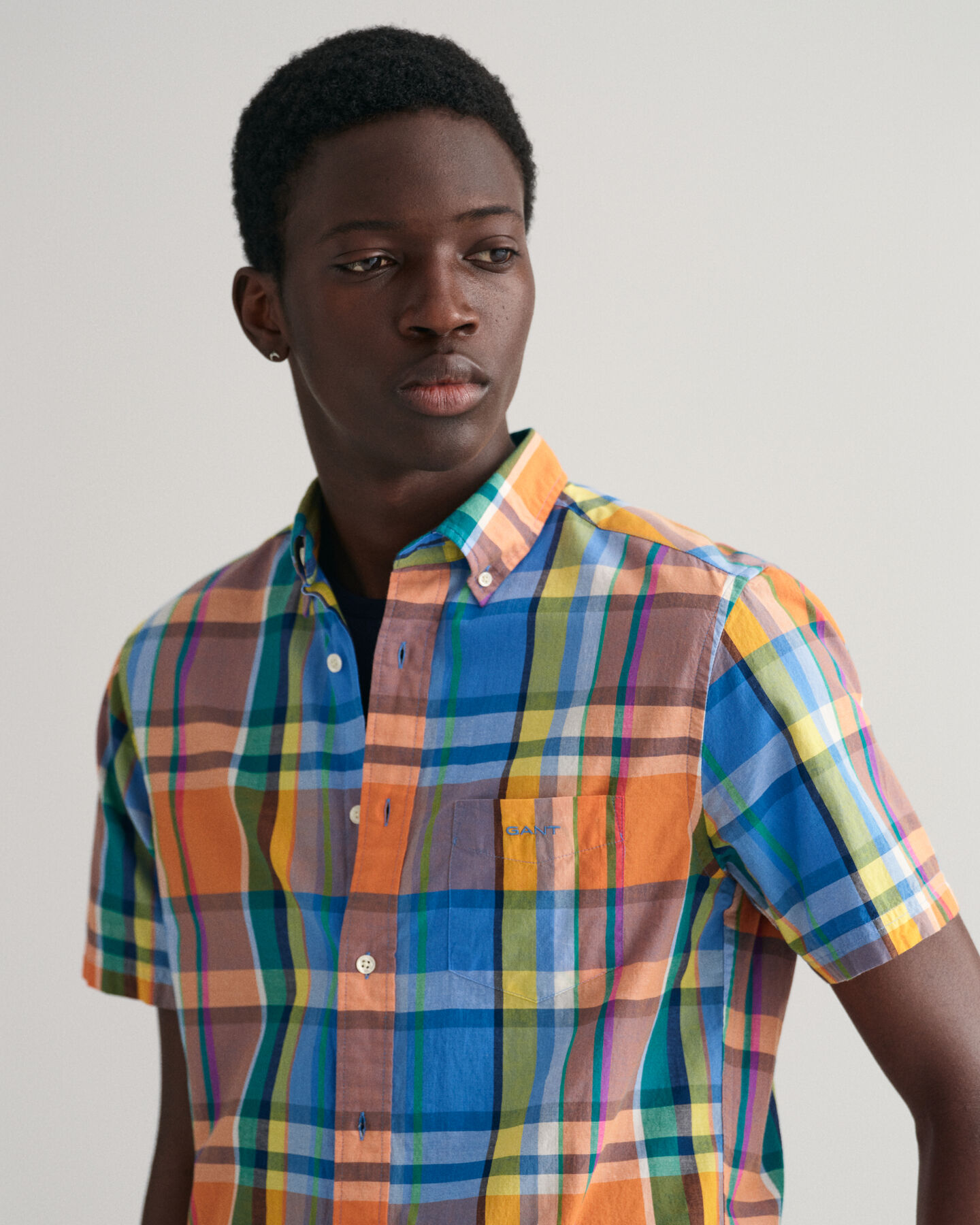 Chemise regular fit &agrave; carreaux madras color&eacute;s et manches courtes