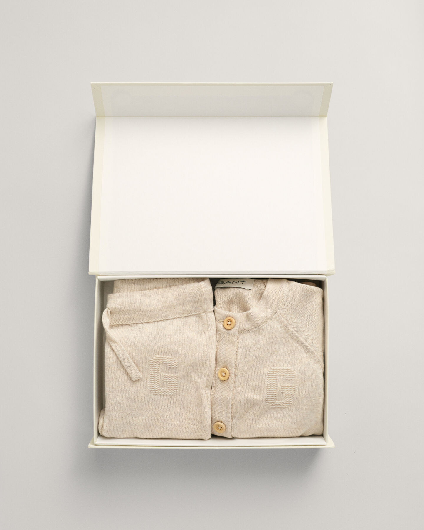Coffret cadeau cardigan et pantalon Baby