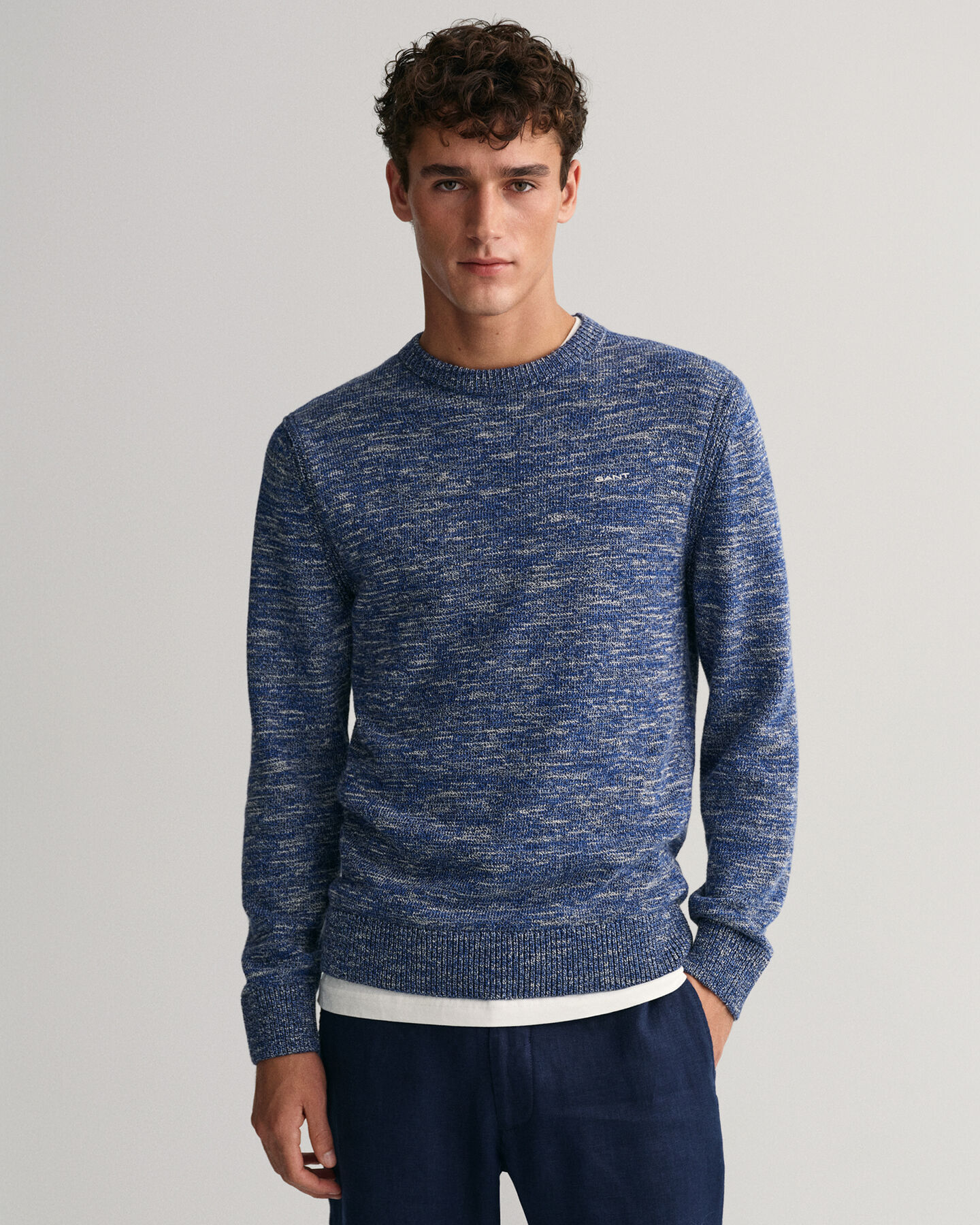 Pull ras du cou en fils torsad&eacute;s