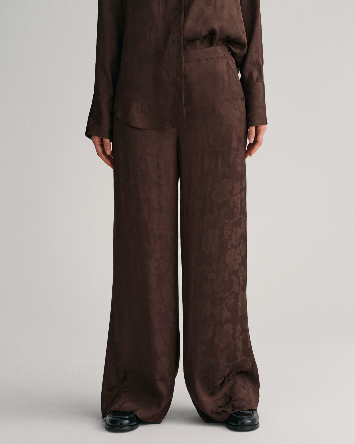 Pantalon &agrave; jambes larges avec motif en jacquard fa&ccedil;on dentelle