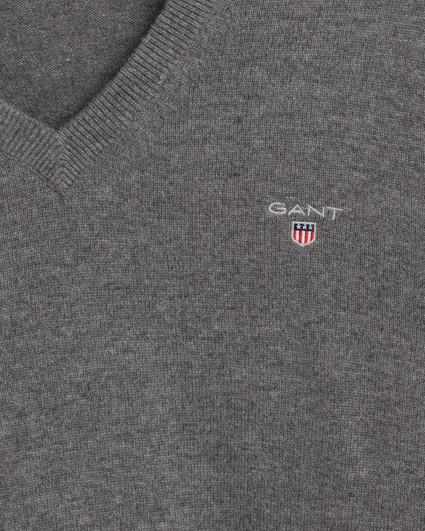 Pull col V en laine d'agneau ultrafine