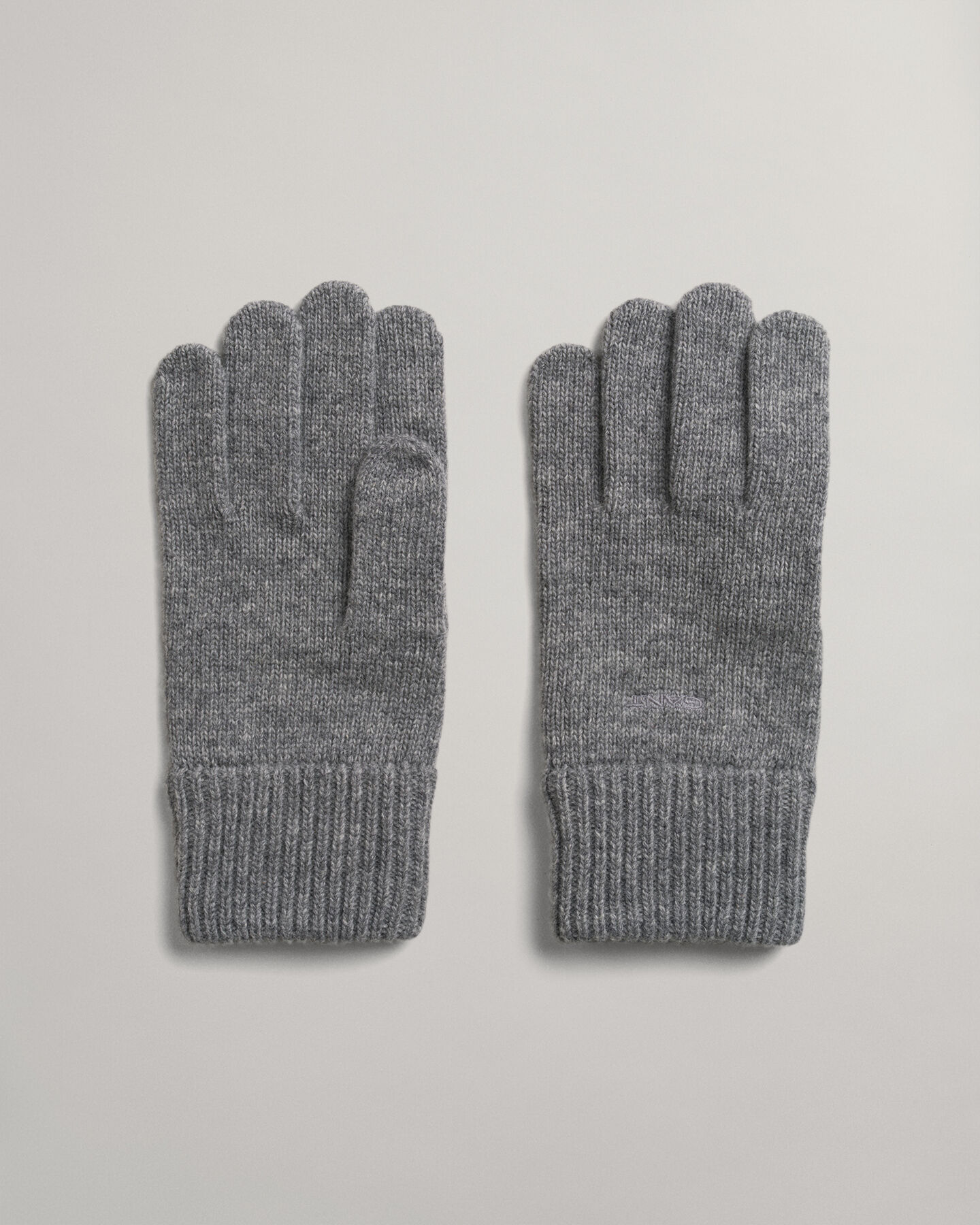 Gants en laine tricot&eacute;e