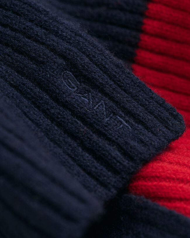 Écharpe tricotée à rayures