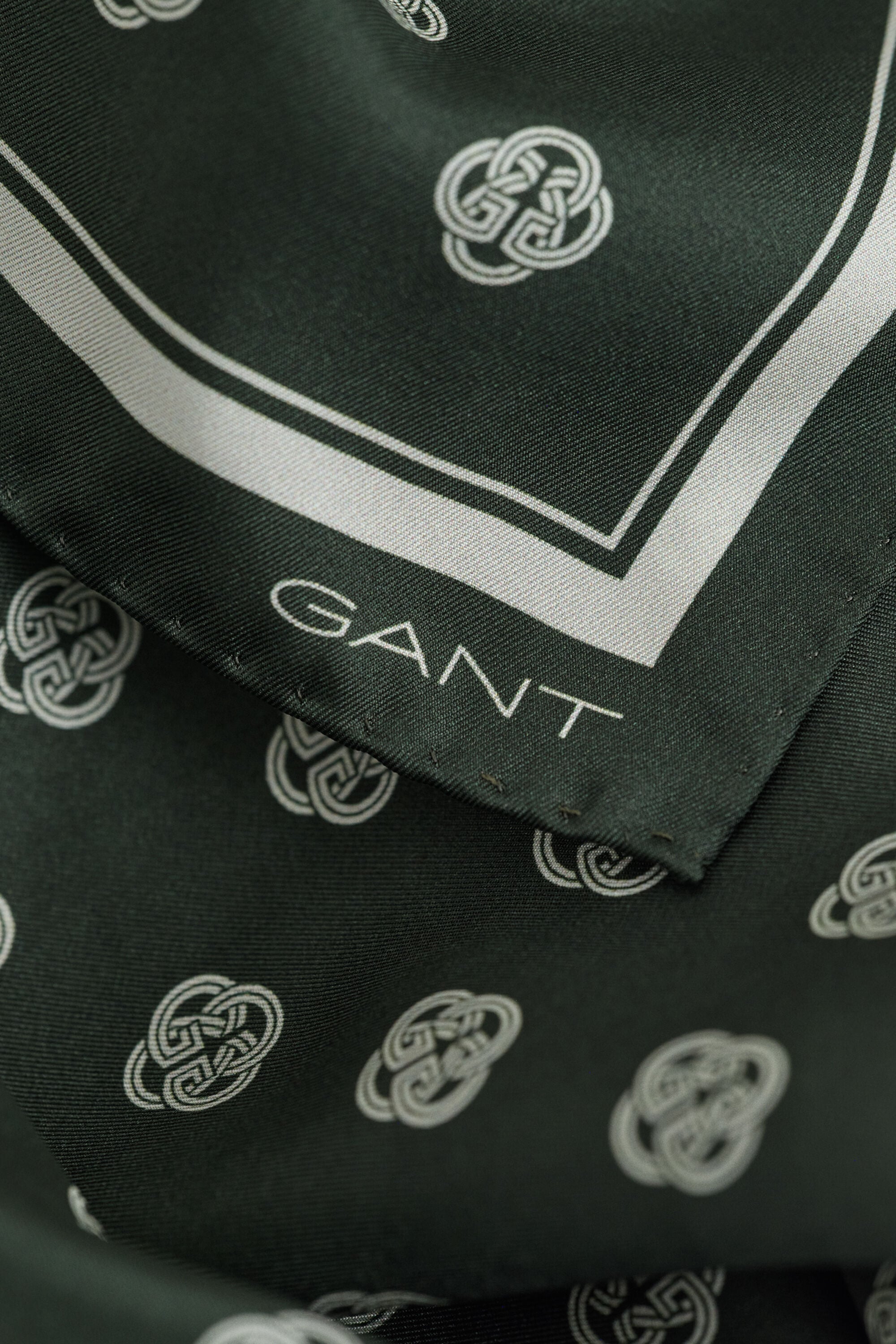 Foulard en soie avec monogramme