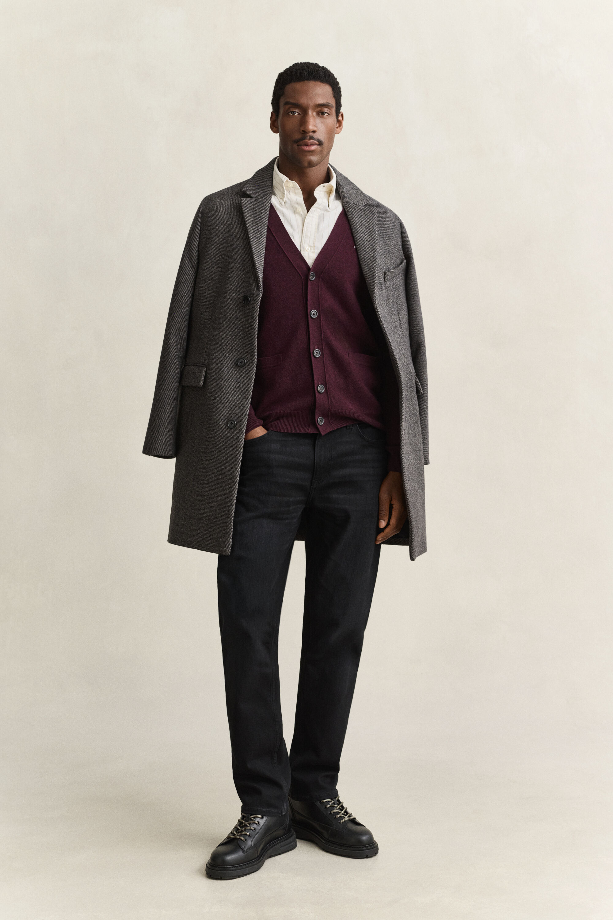 Cardigan col V en laine d’agneau