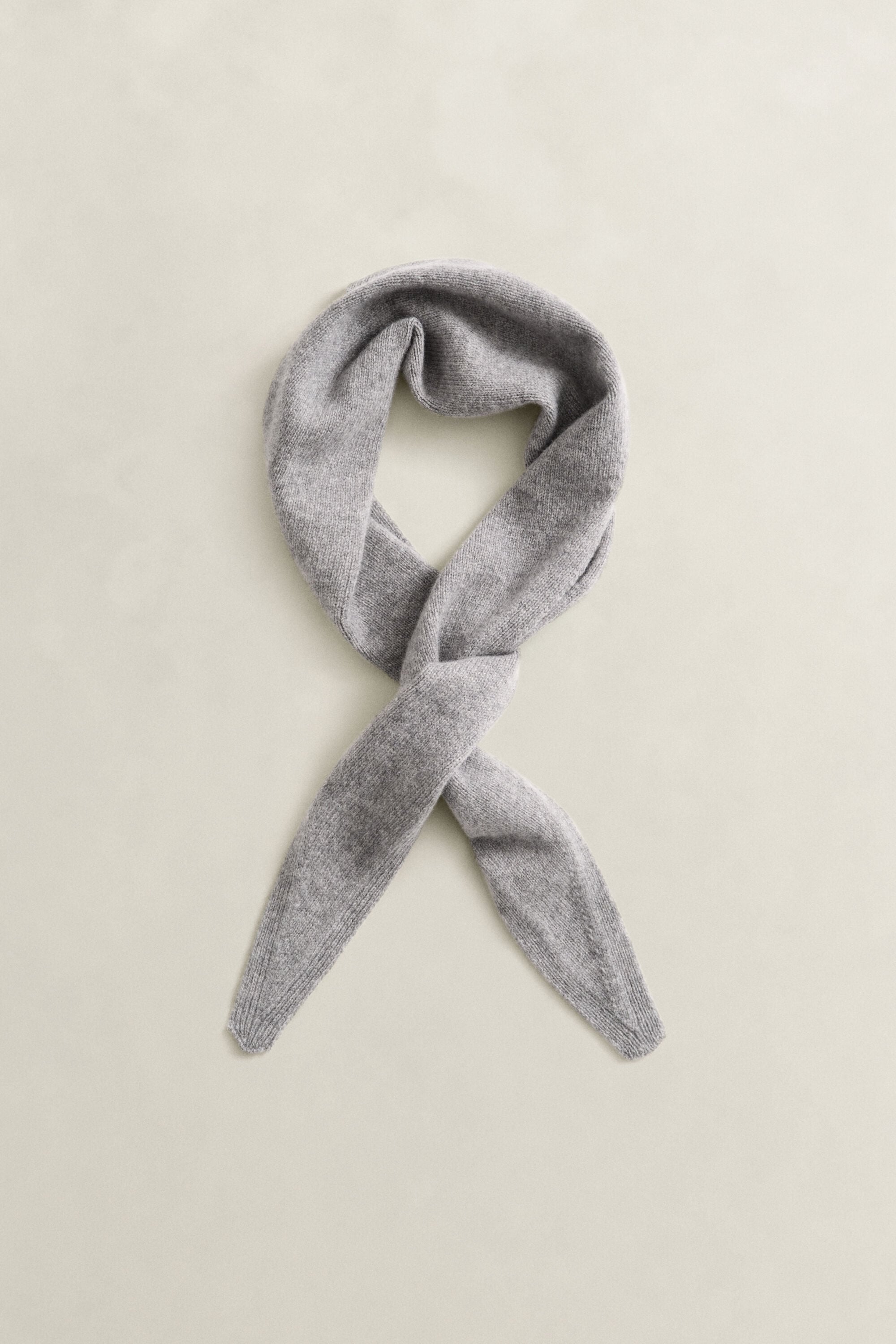 Foulard triangulaire en laine et cachemire