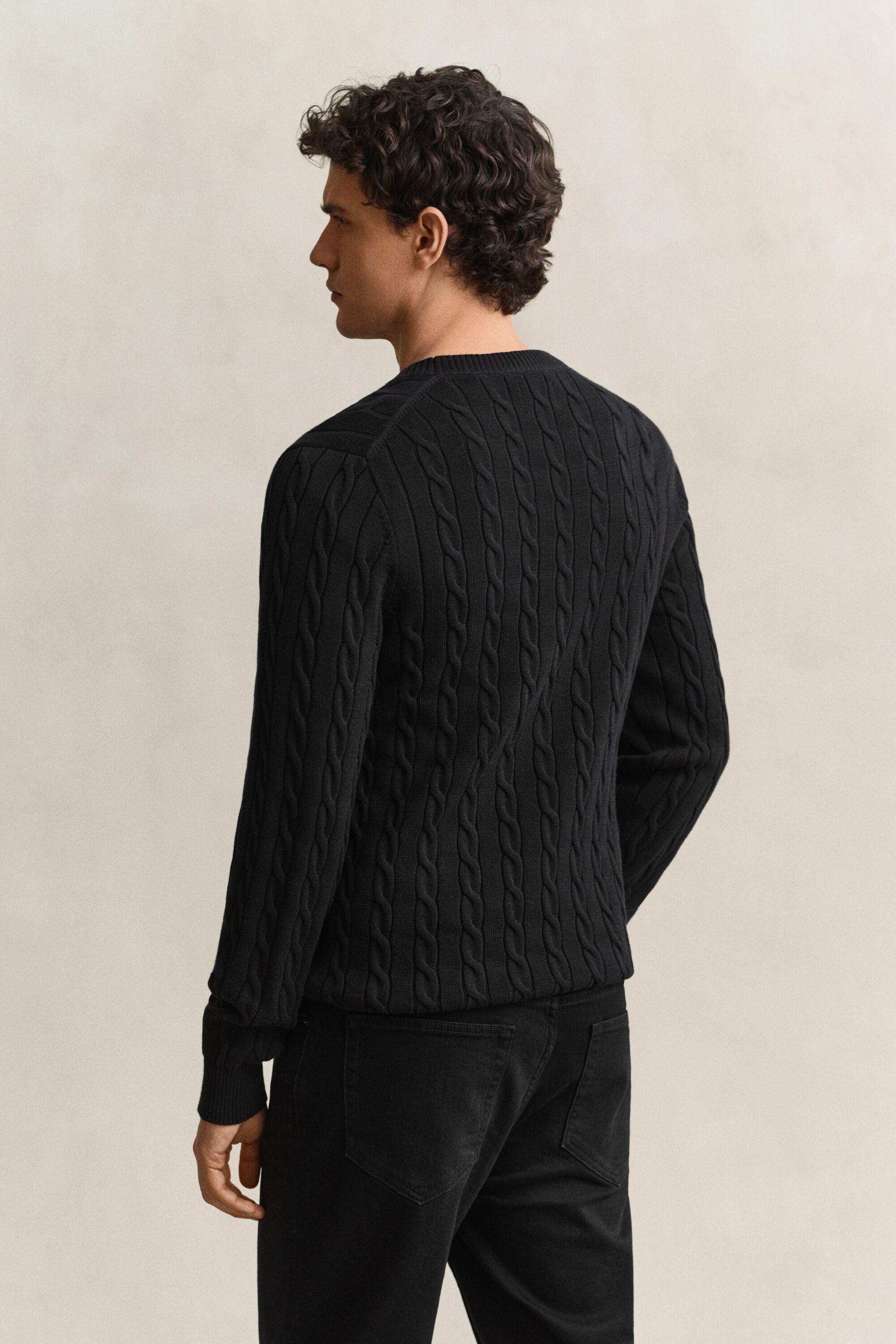 Pull en maille torsadée classique