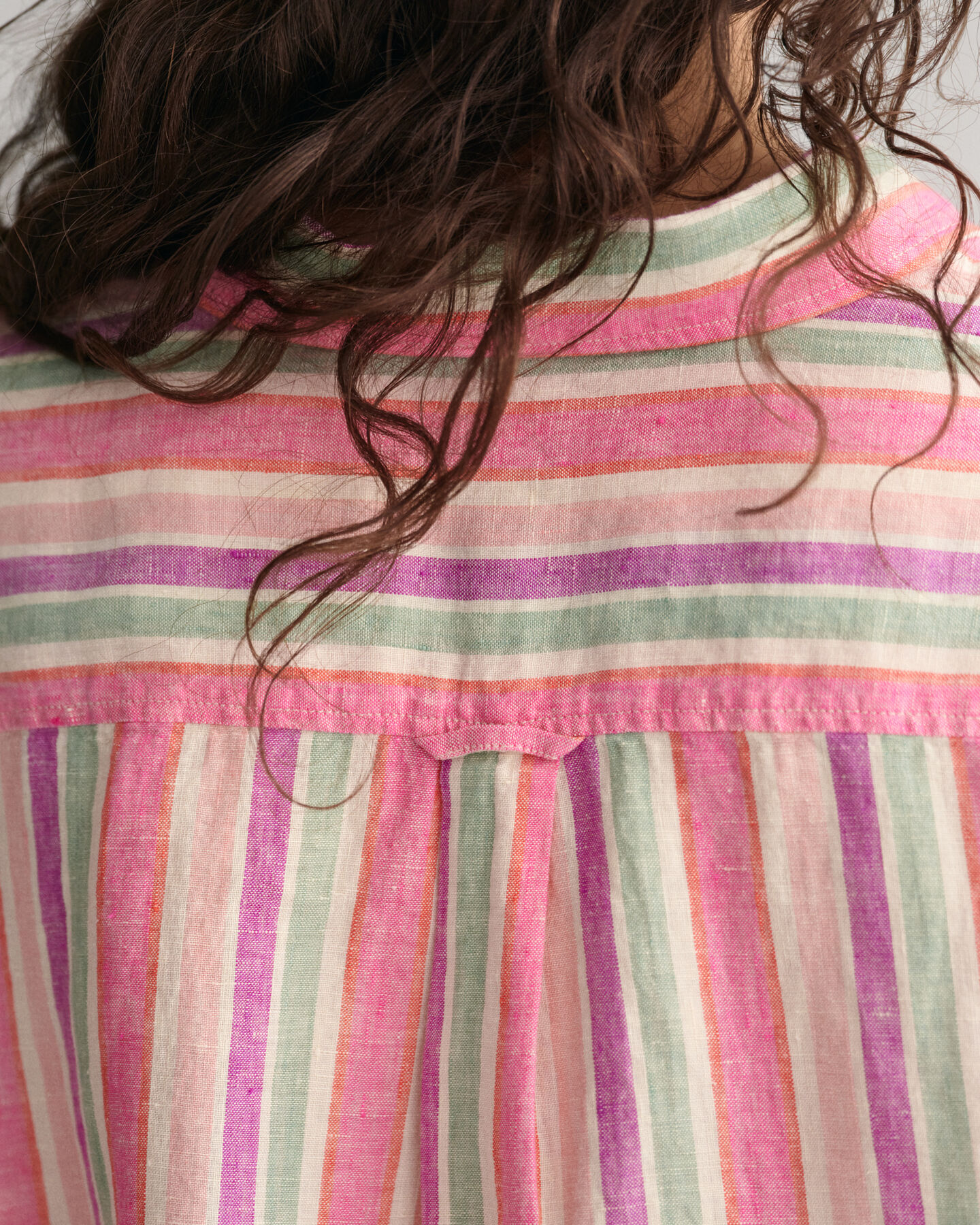 Chemise relaxed fit en lin &agrave; rayures multicolores