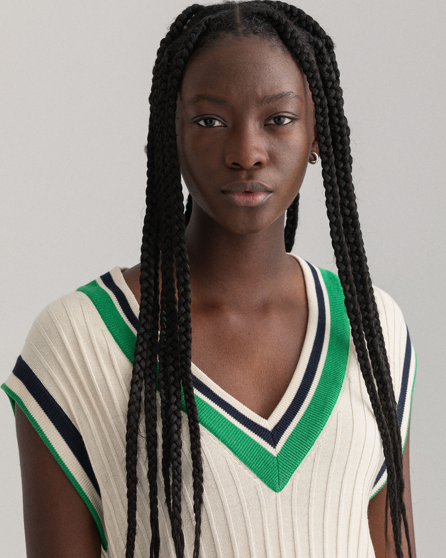 Pull sans manches en maille c&ocirc;tel&eacute;e &agrave; rayures