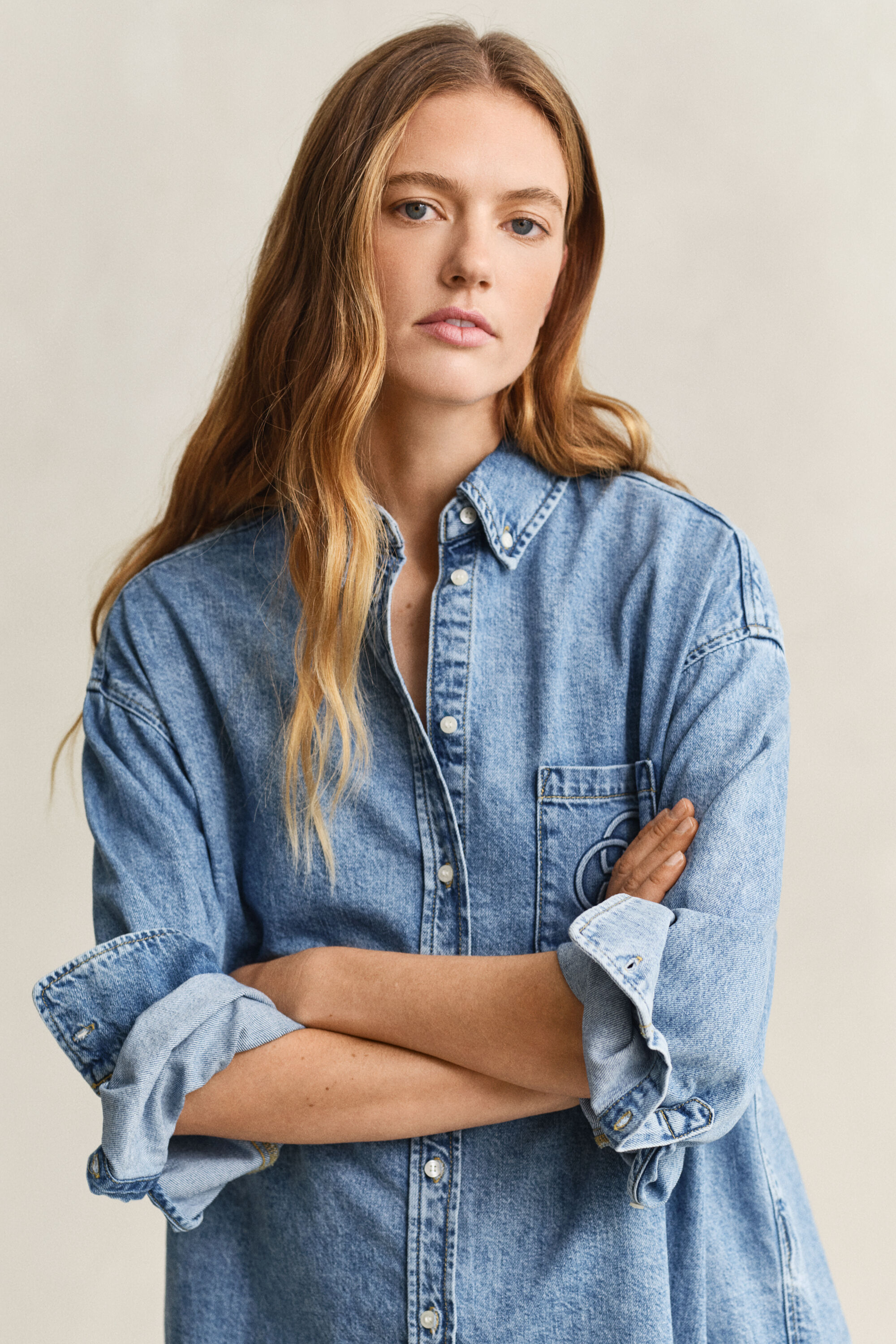 Chemise en denim brodée