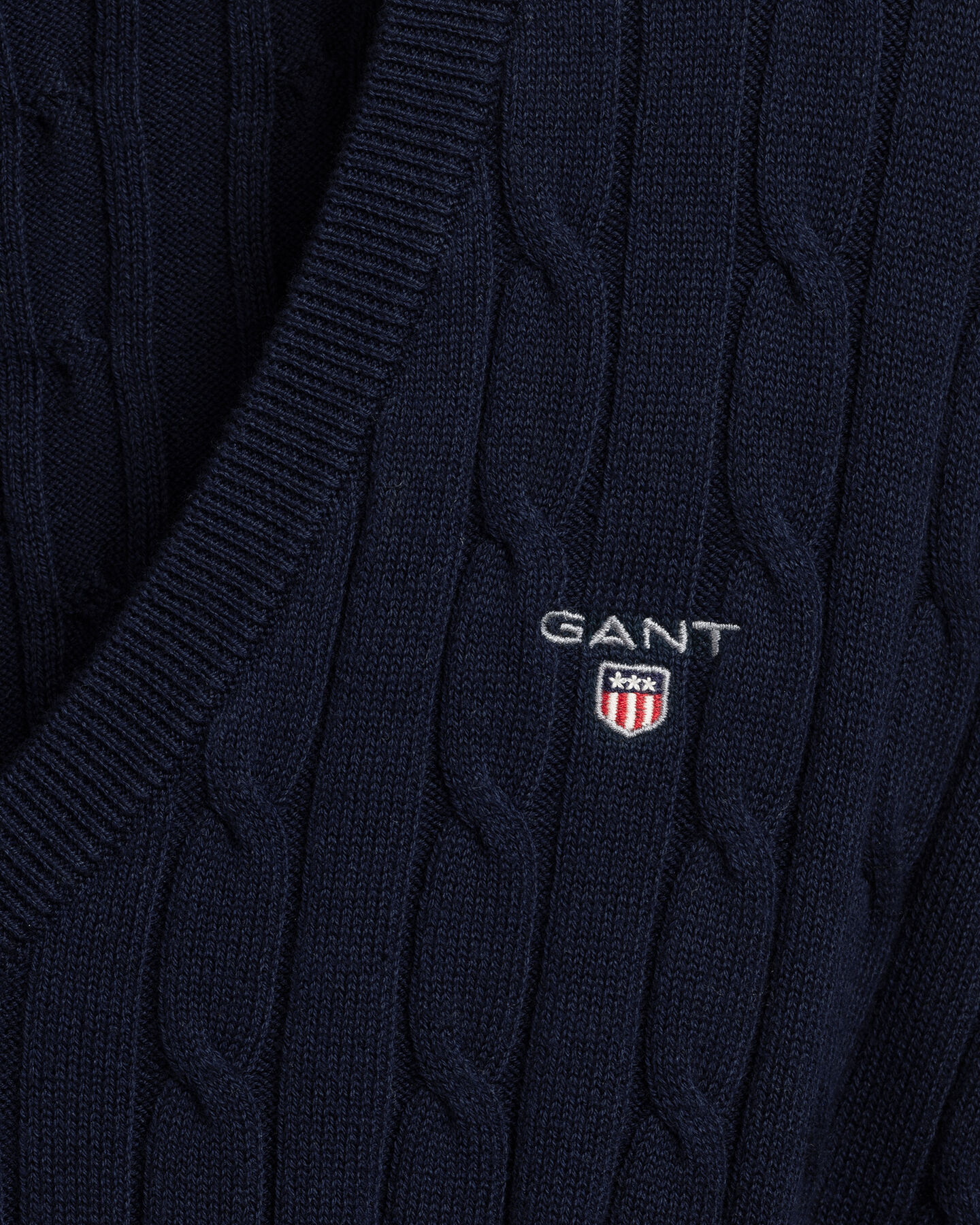 Pull col V en coton stretch à torsades