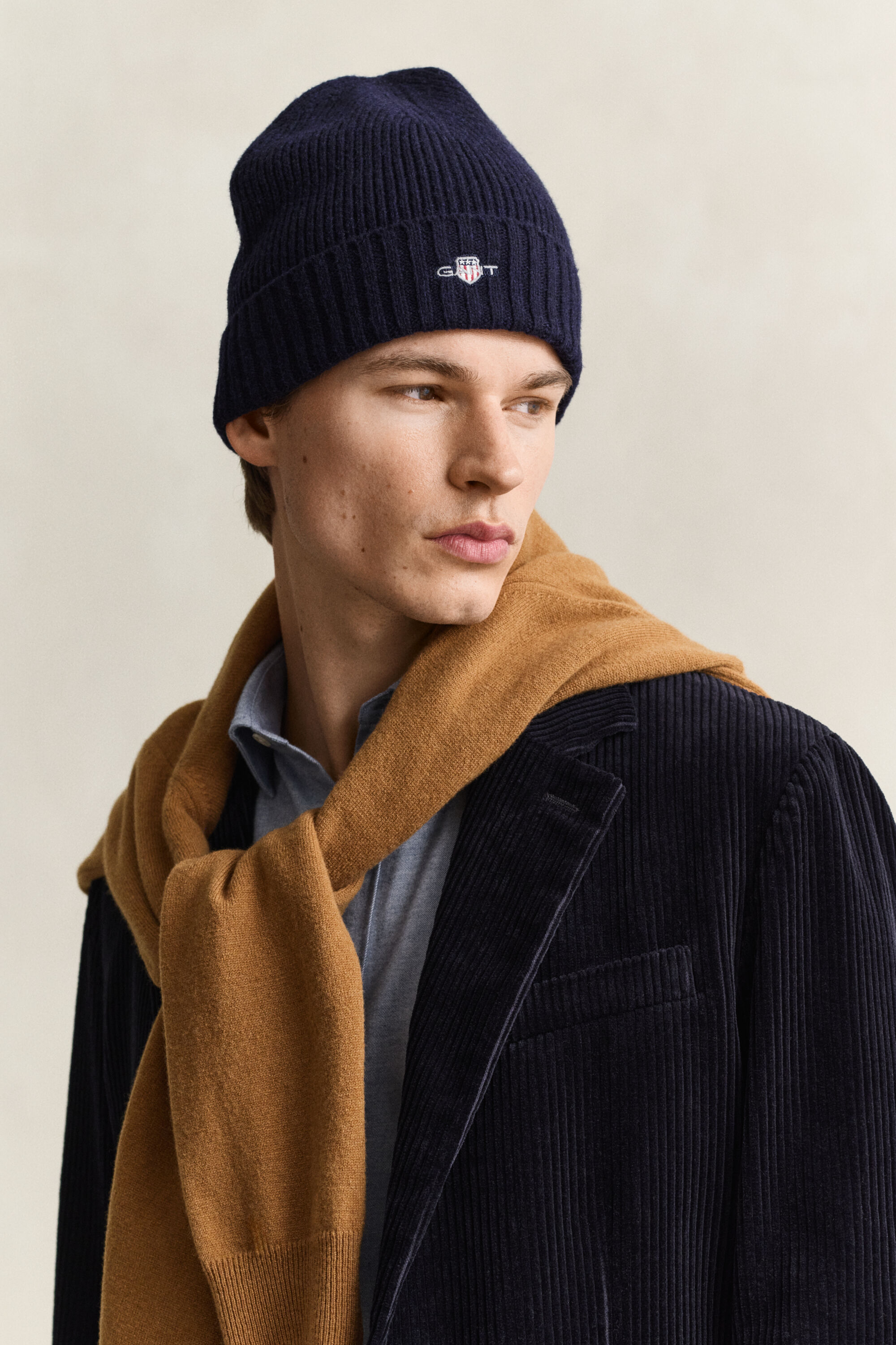 Bonnet en laine avec écusson