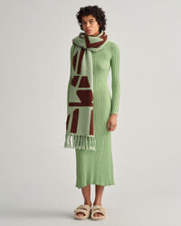 Robe ras du cou c&ocirc;tel&eacute;e