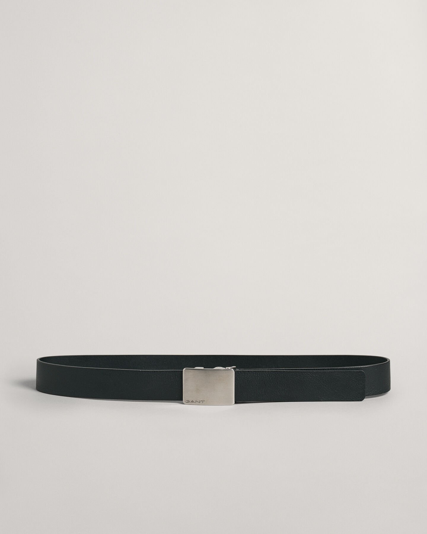 Ceinture en cuir avec boucle et plaque