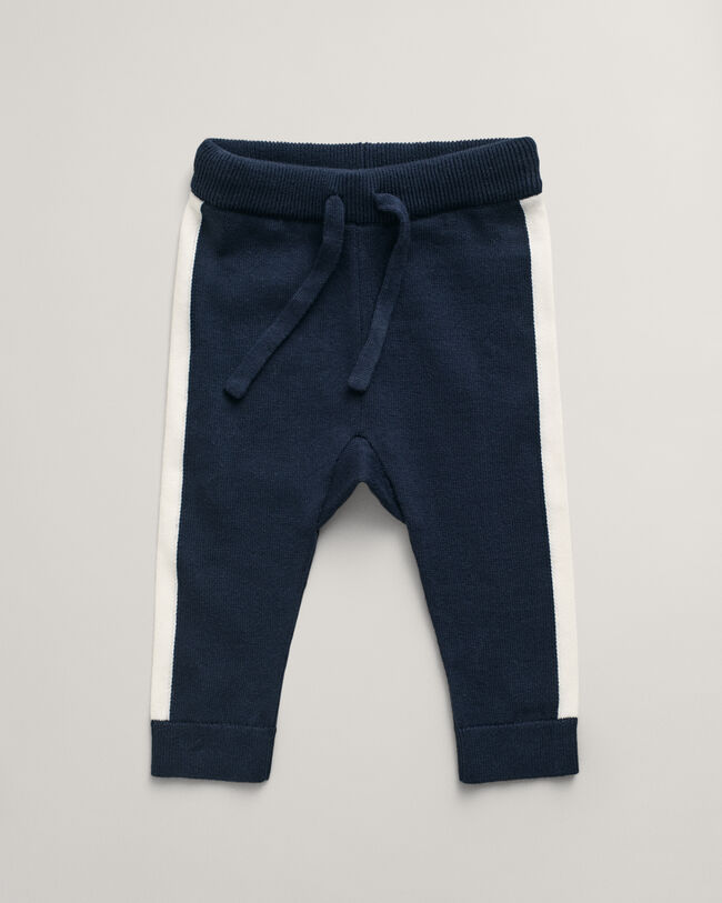 Ensemble en maille avec étoiles et G Baby