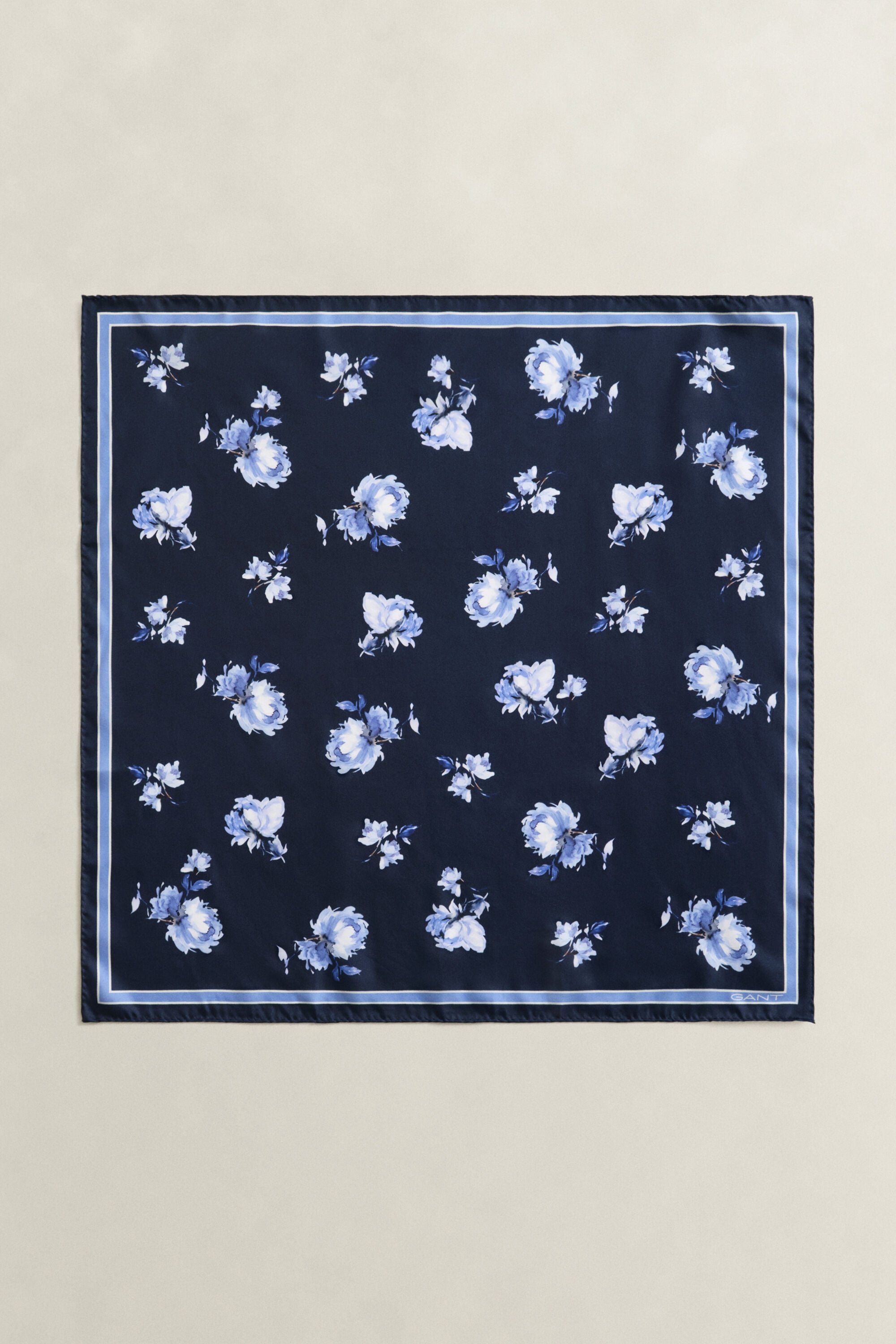 Foulard en soie à imprimé floral