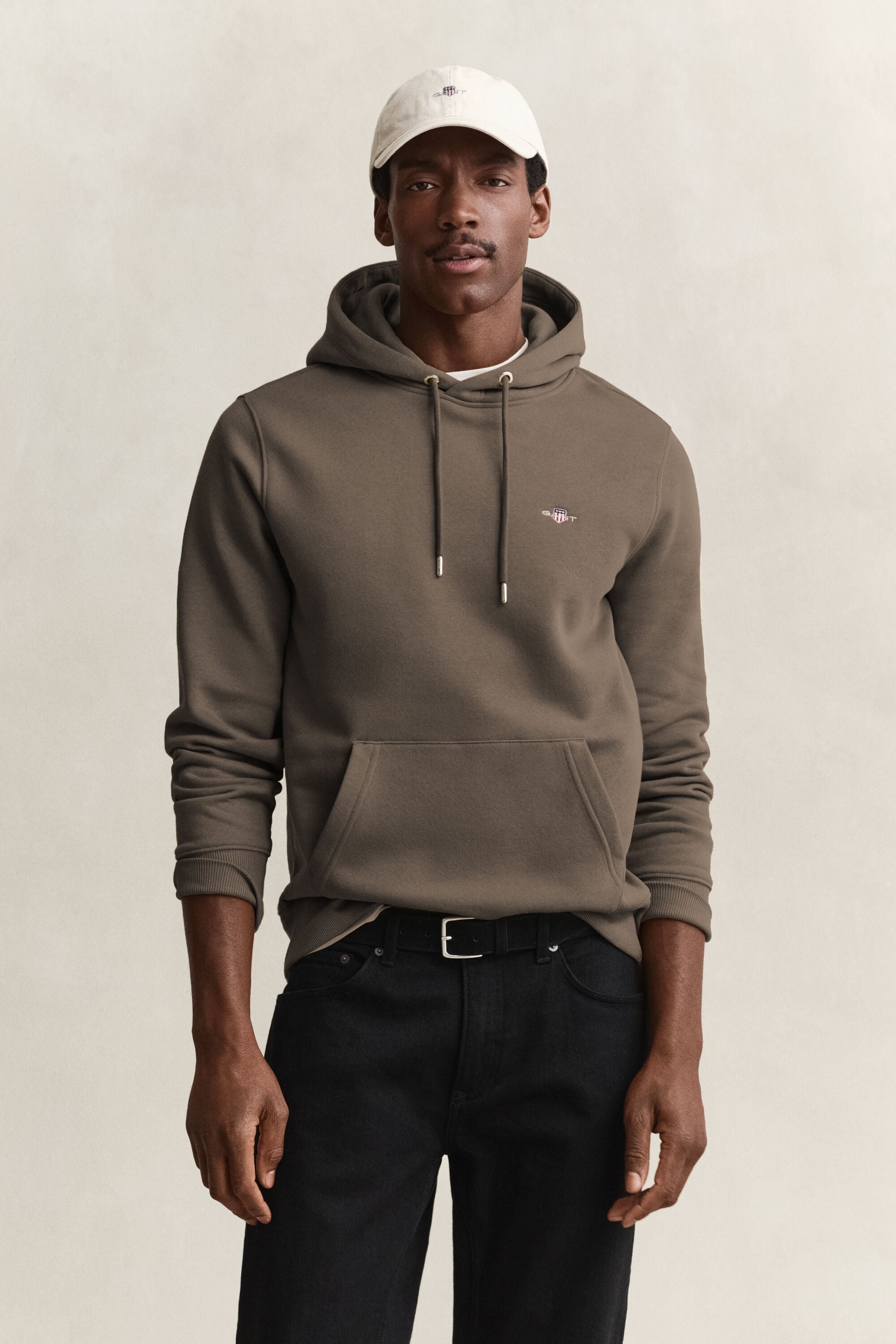 Sweat à capuche avec écusson