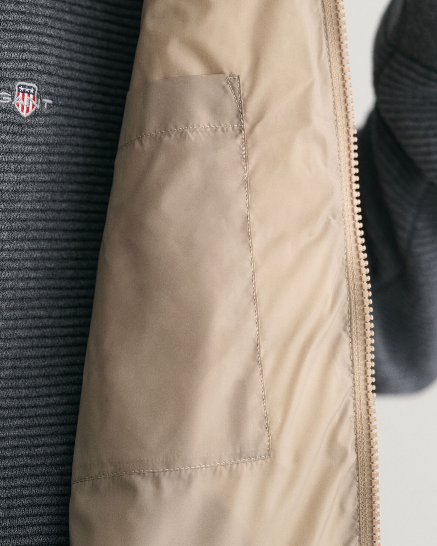 Doudoune sans manches l&eacute;g&egrave;re et rembourr&eacute;e style aviateur