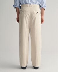 Pantalon chino relaxed fit en coton bross&eacute;