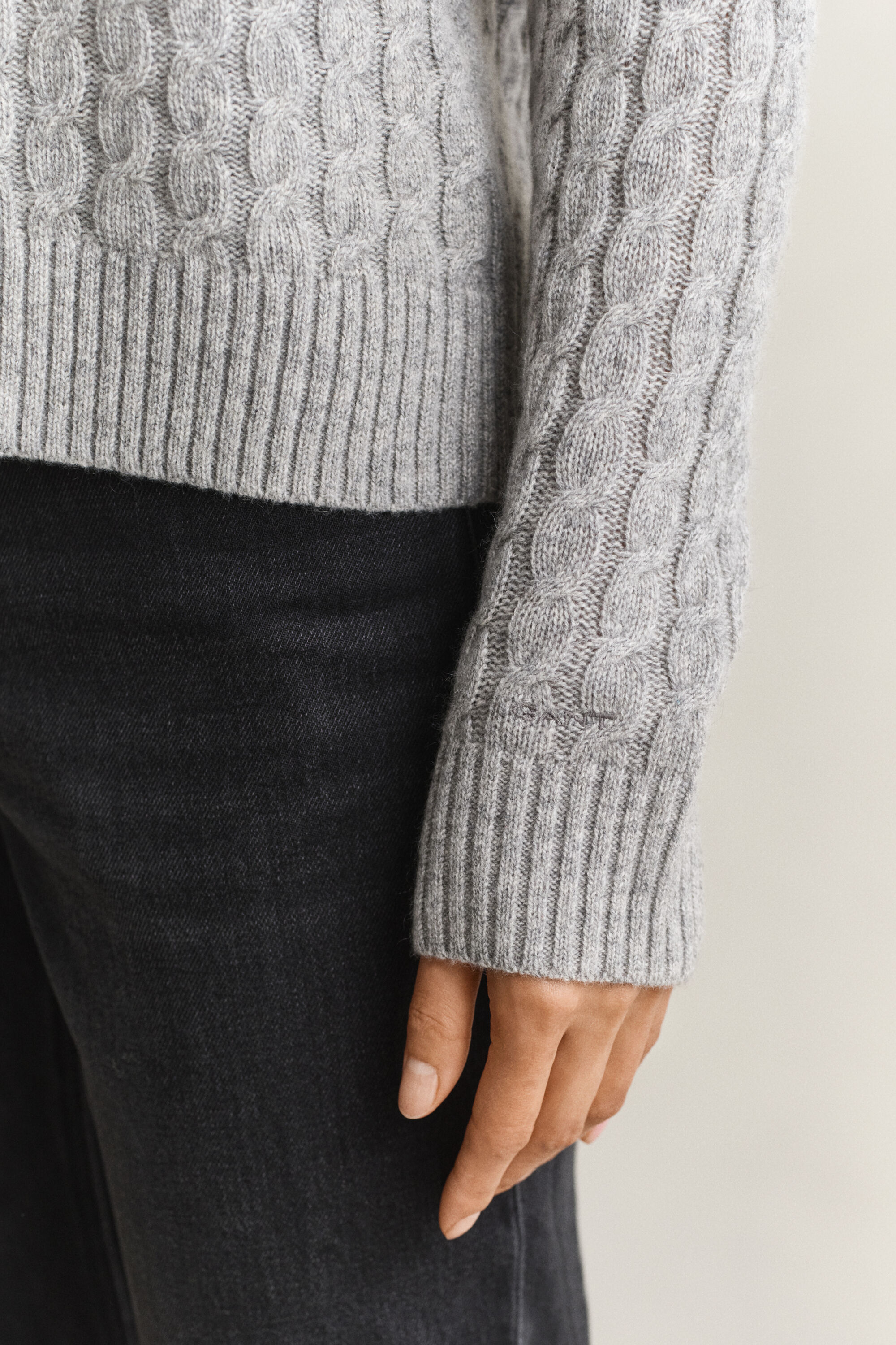 Pull en cachemire à maille torsadée