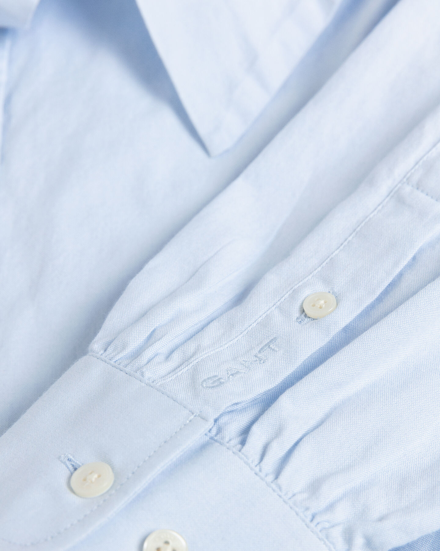 Chemise en coton Oxford &agrave; manches bouffantes et n&oelig;ud lavalli&egrave;re