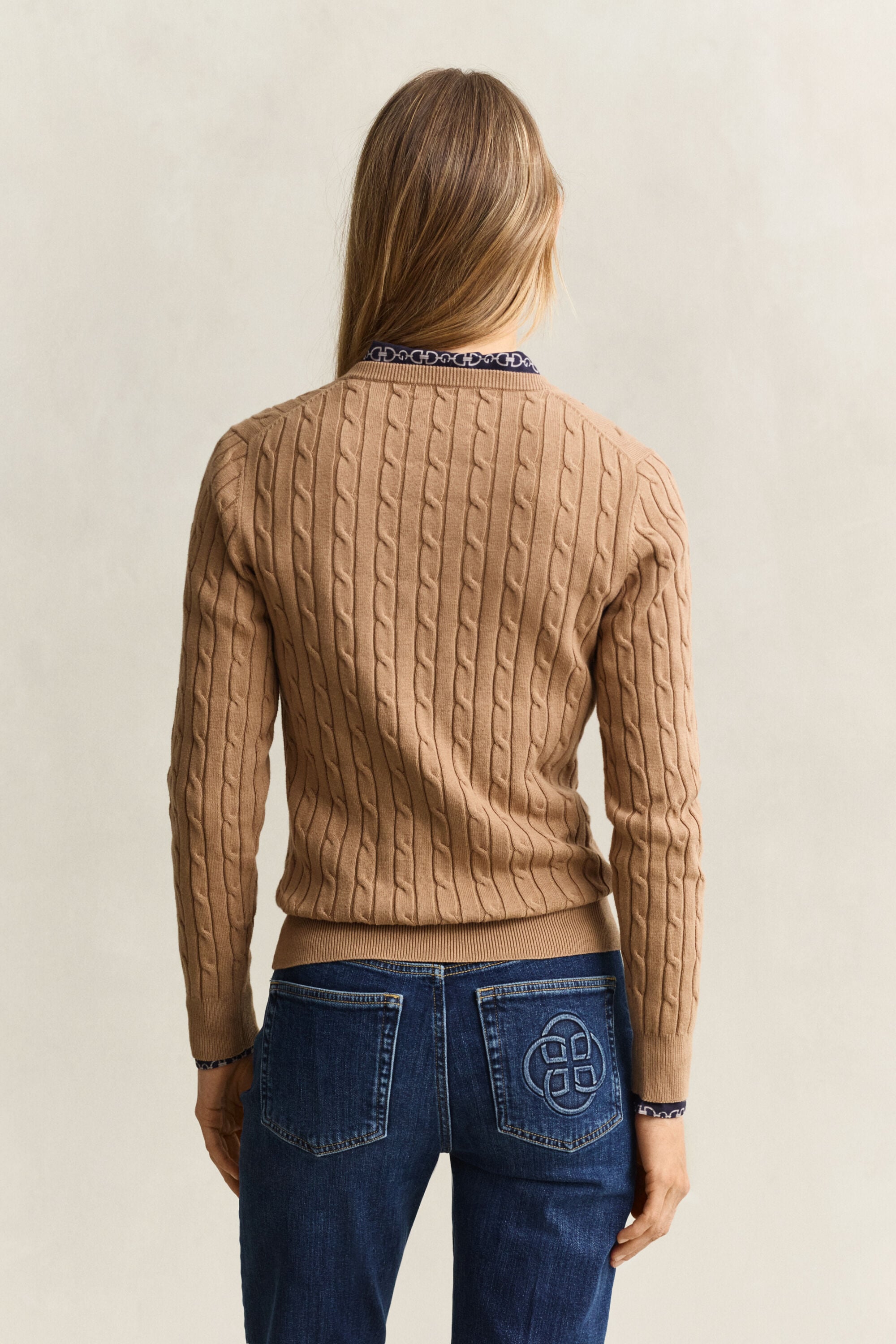Pull en maille torsadée classique