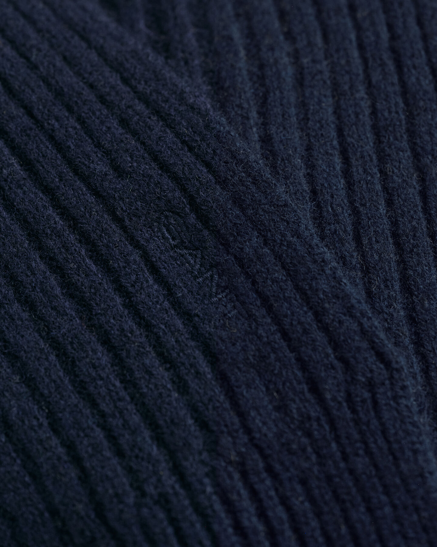 Écharpe tricotée en laine fine