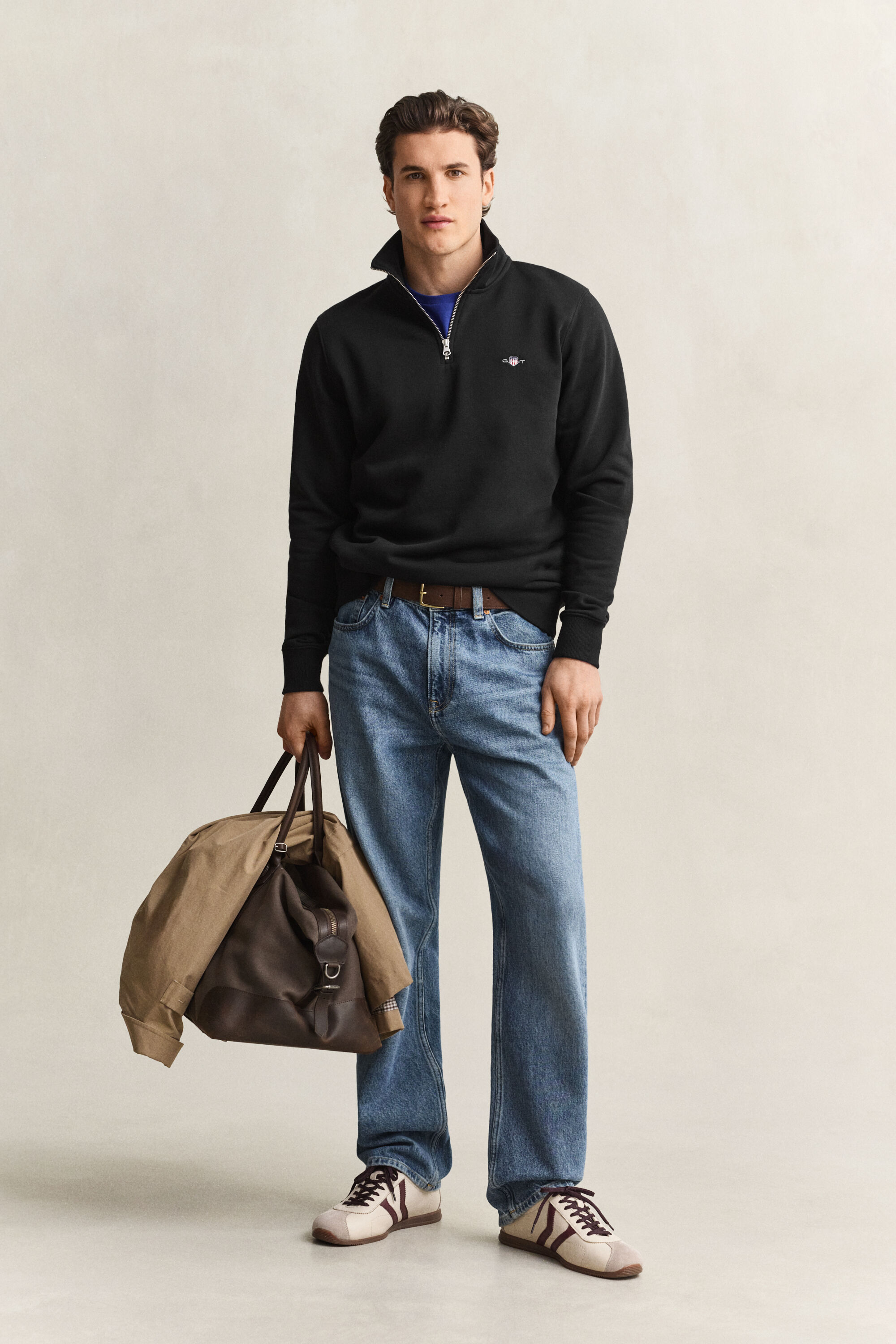 Sweat-shirt à demi-zip avec écusson