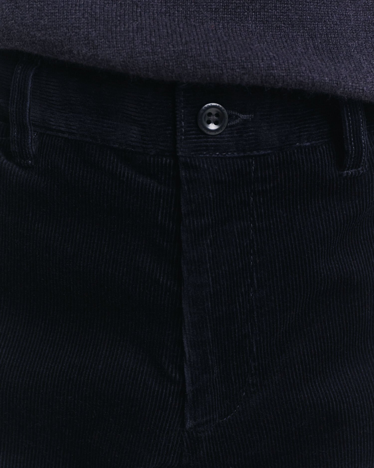 Pantalon chino slim fit en velours côtelé