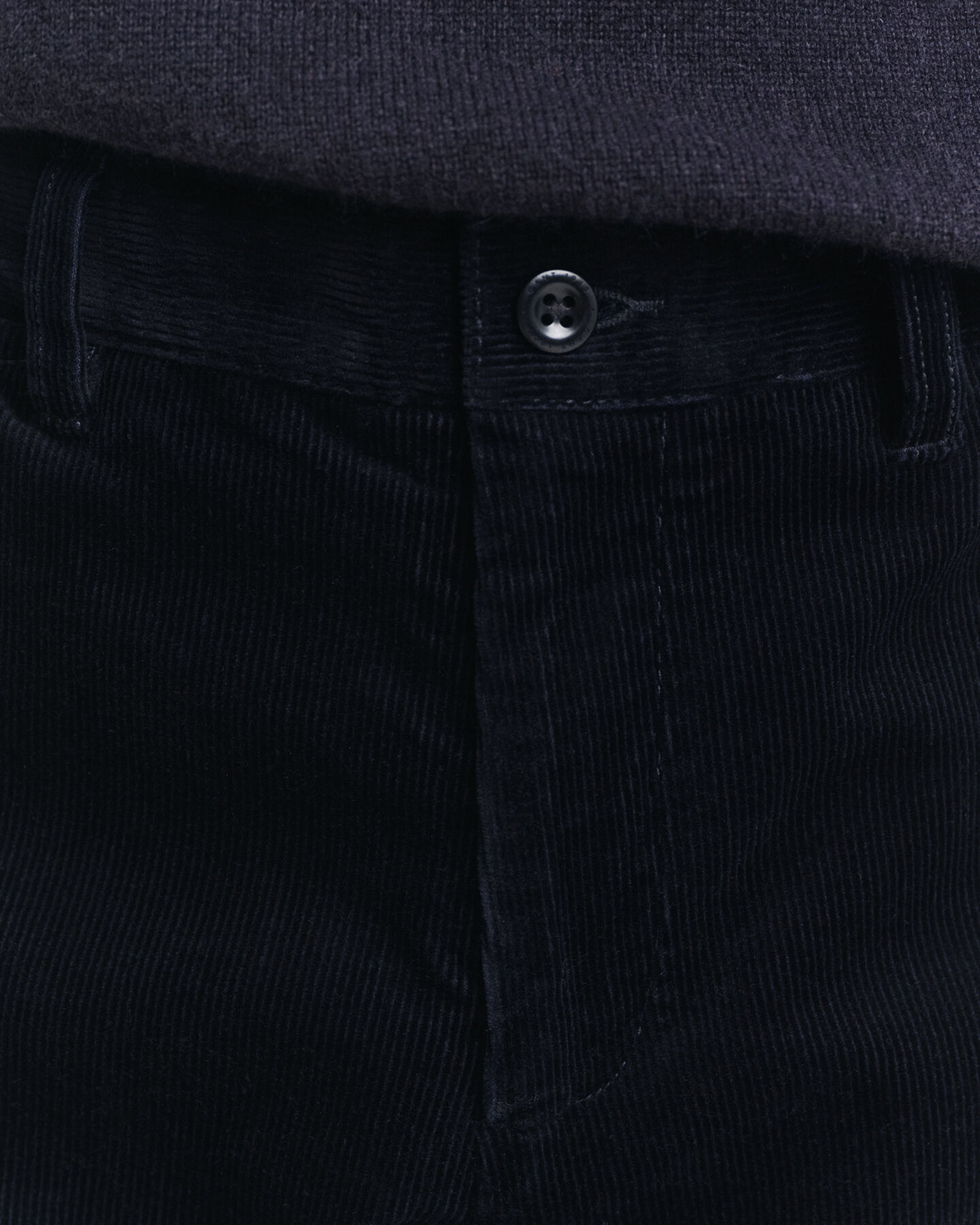 Pantalon chino slim fit en velours côtelé