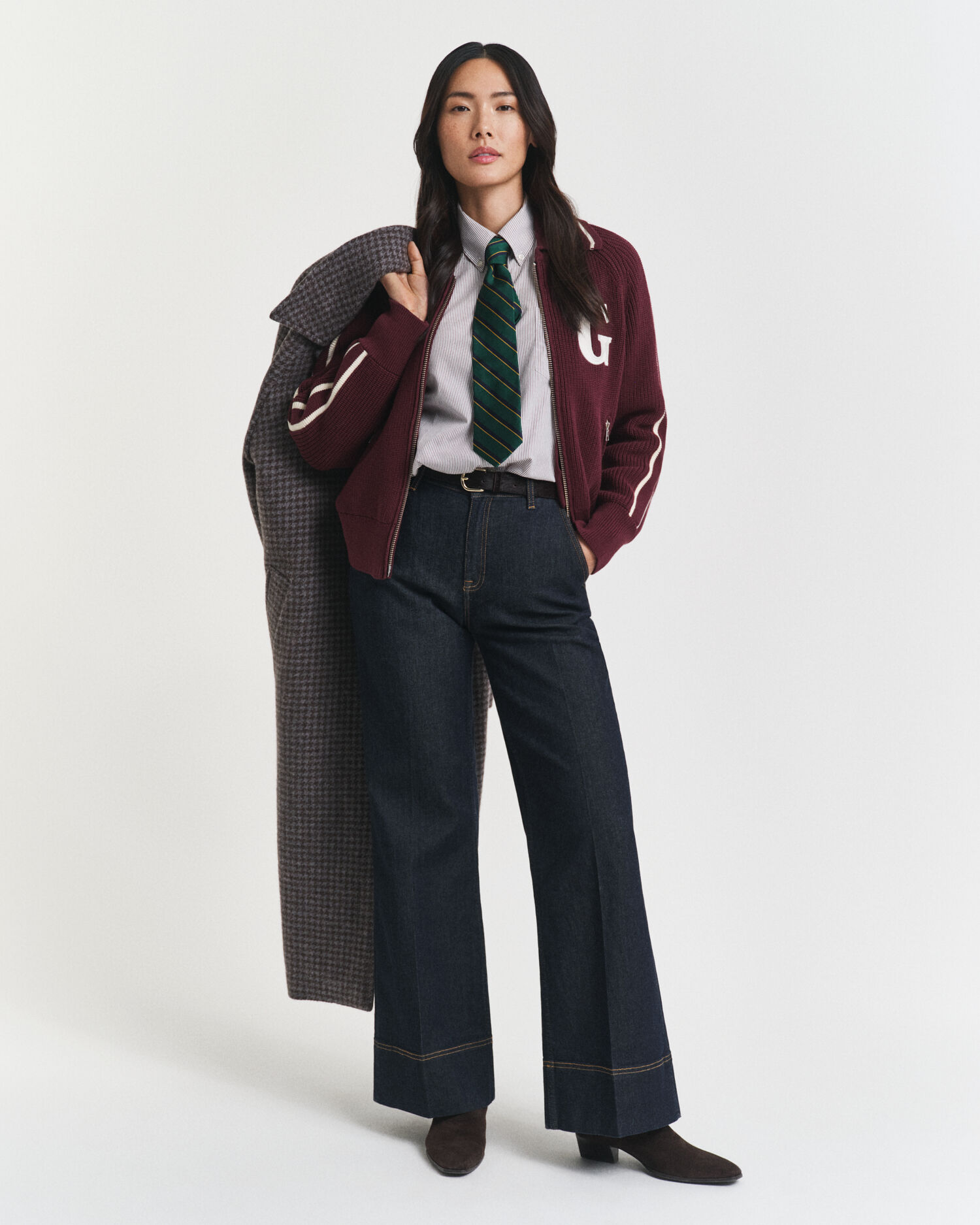 Jean élégant à jambes larges évasées