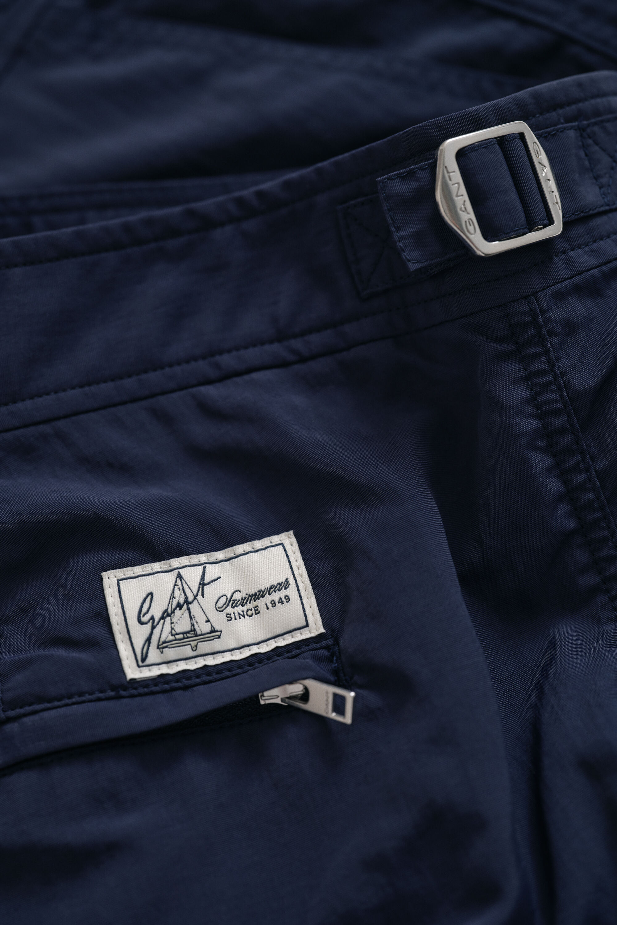 Short de bain coupe ajustée