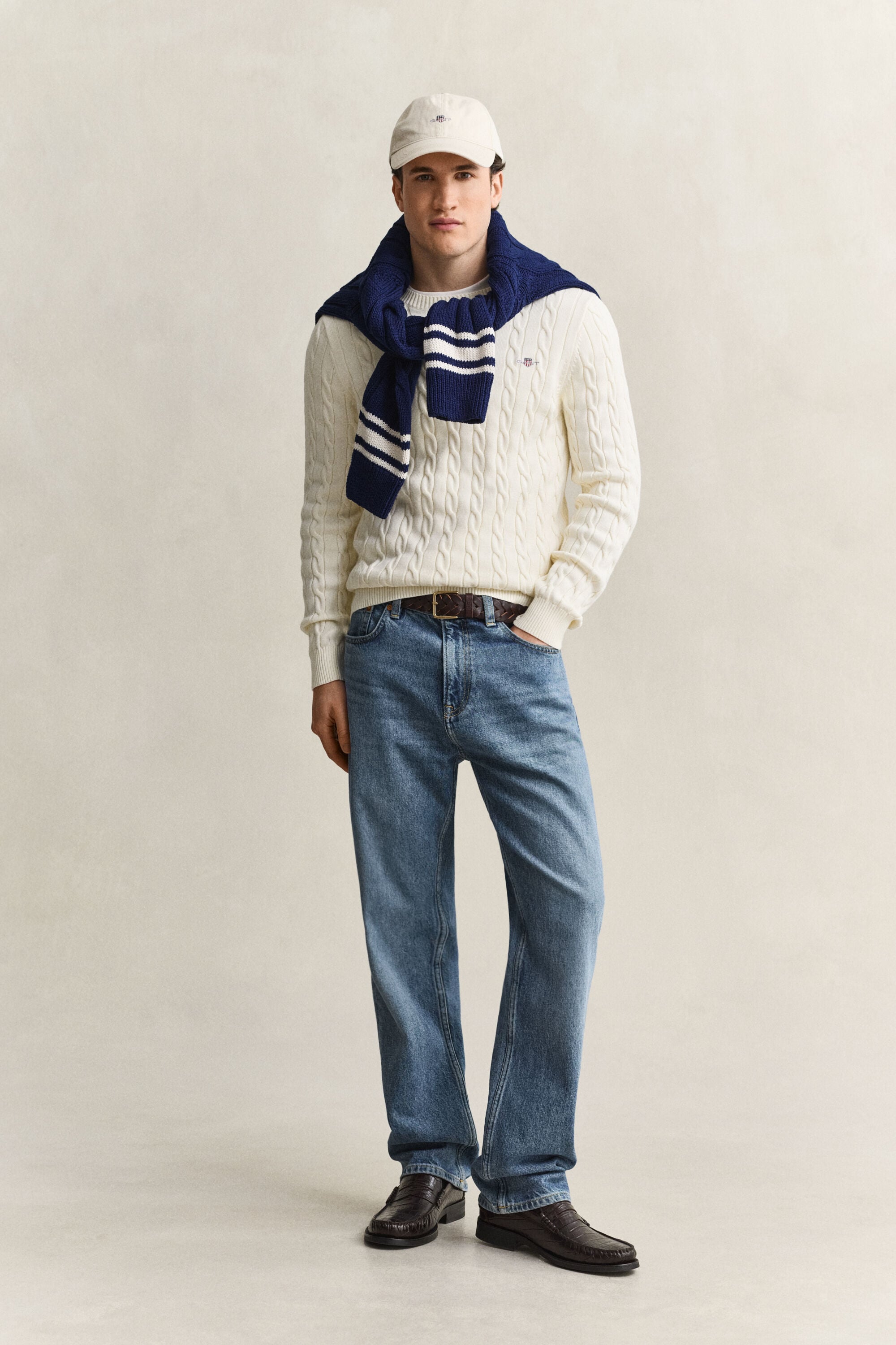 Pull en maille torsadée classique