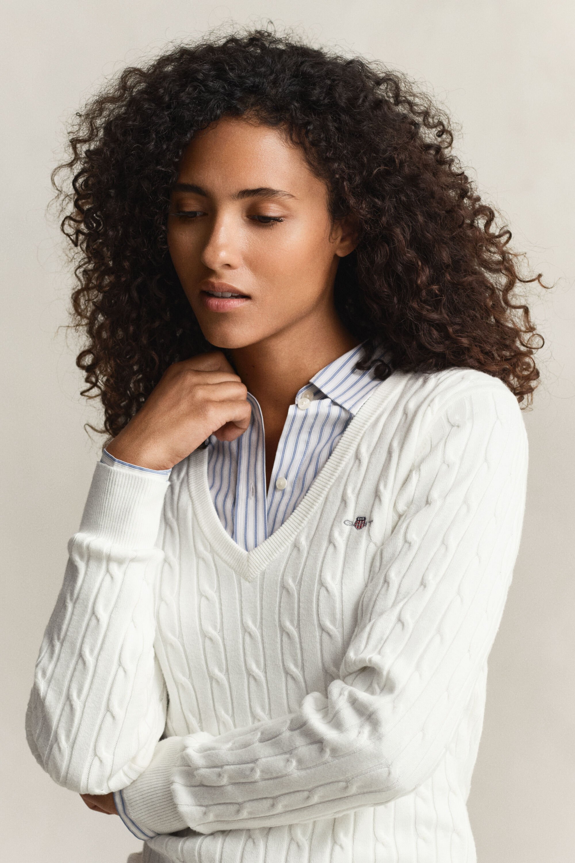 Pull col V en maille torsadée