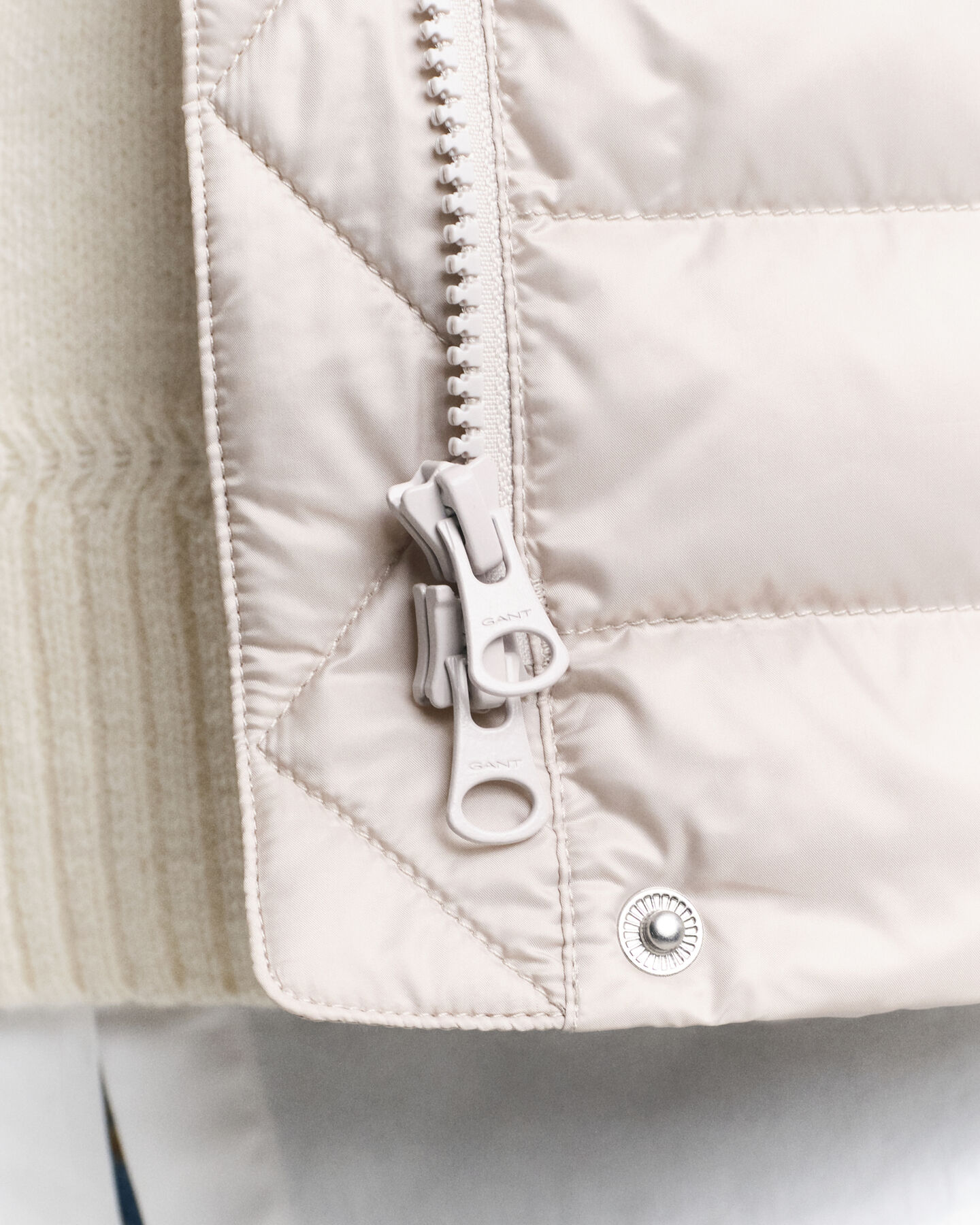 Doudoune sans manches l&eacute;g&egrave;re en duvet