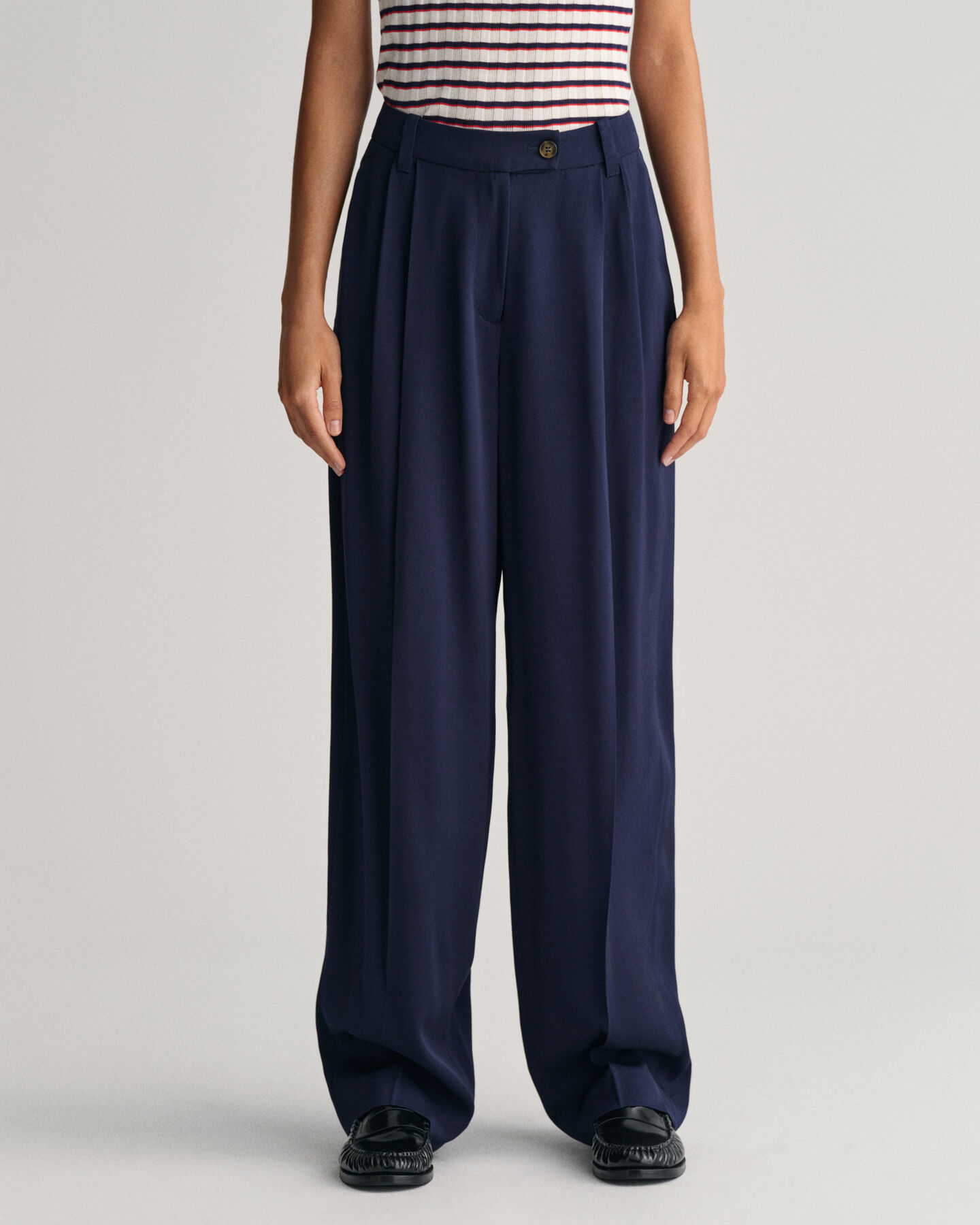 Pantalon chino loose fit taille basse à jambes larges